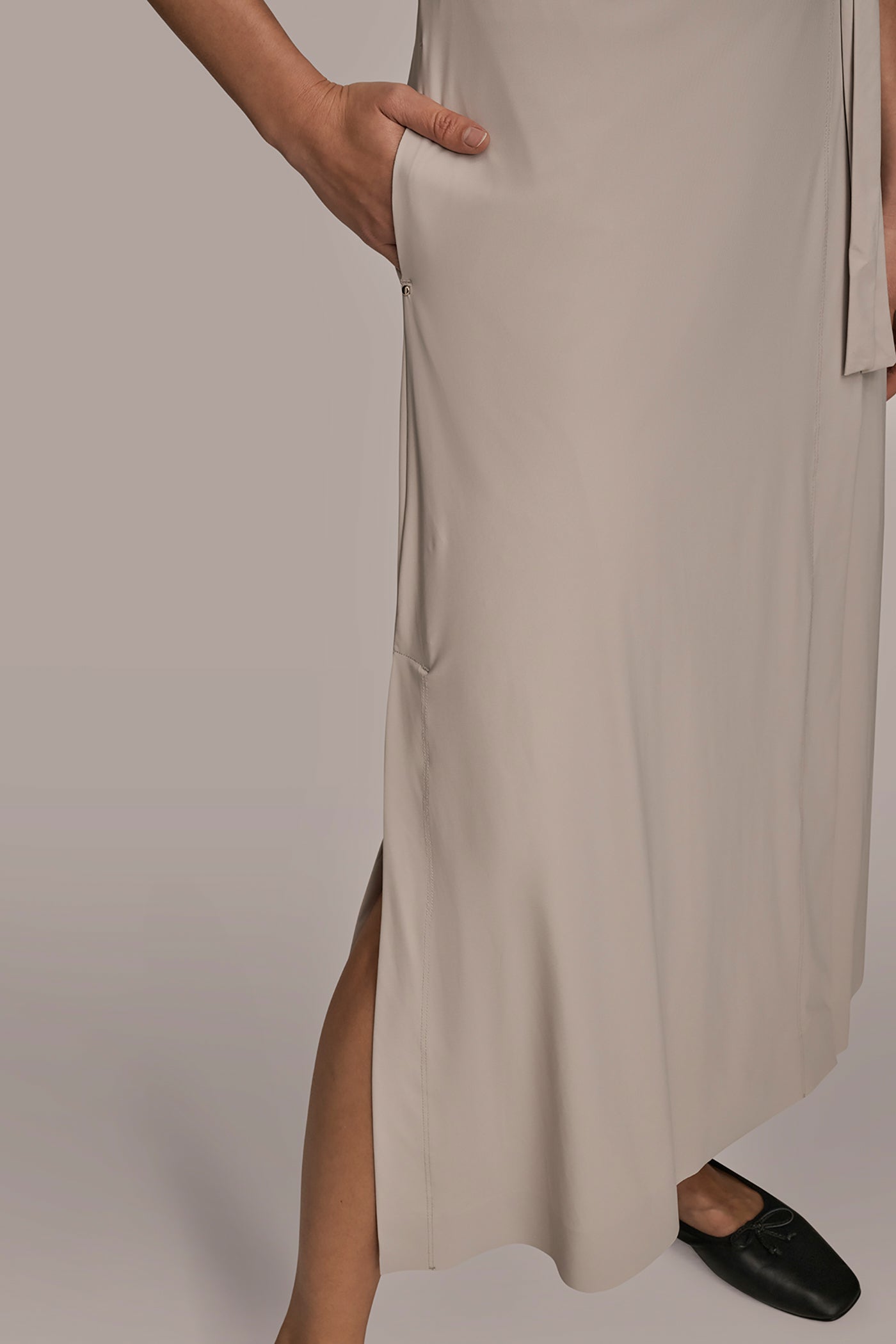 VAPOR THE MODERN TRAVEL ELBOW-SLEEVE MIDI WRAP DRESS Donna Karan