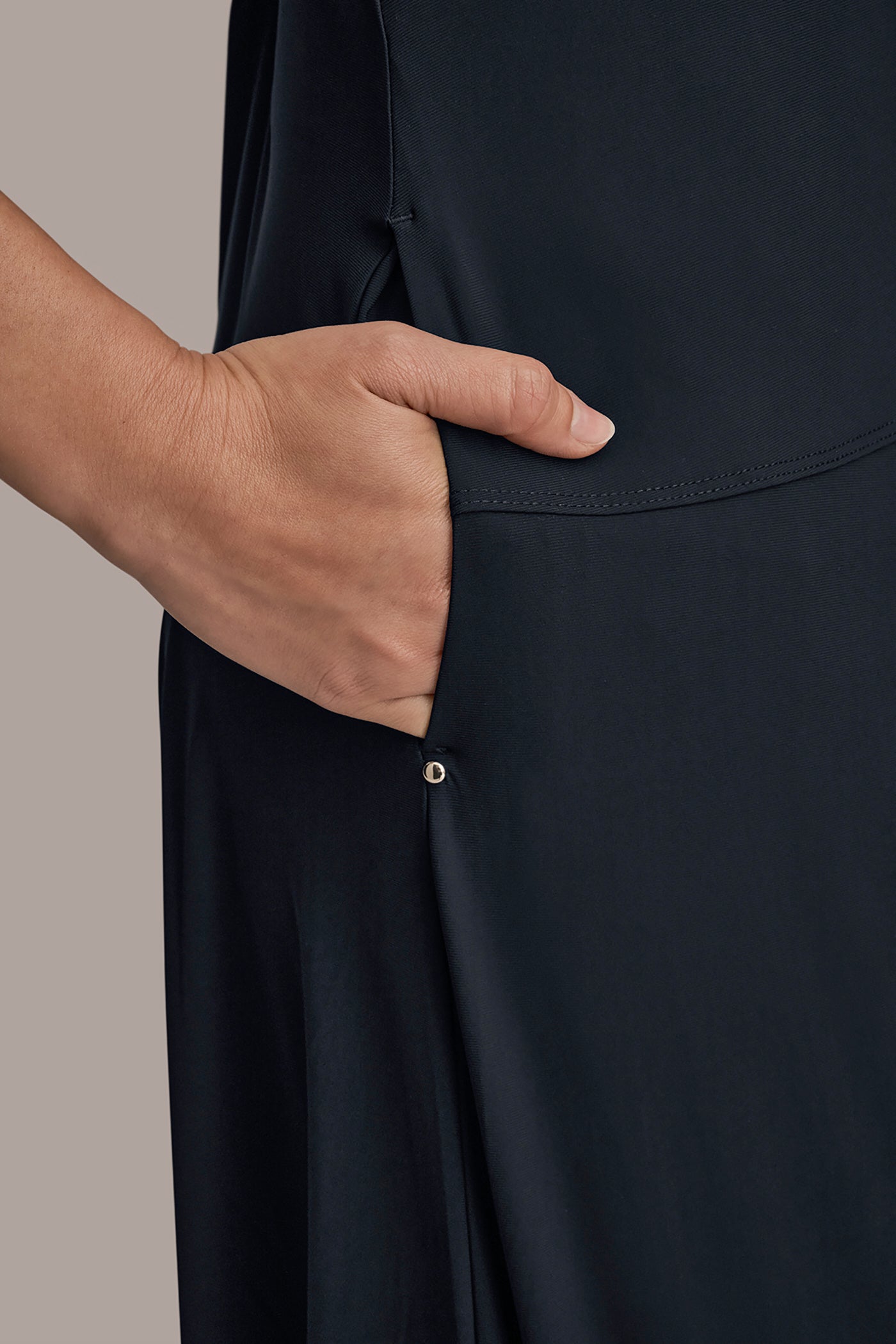 Black THE MODERN TRAVEL ELBOW SLEEVE MIDI POLO DRESS Donna Karan