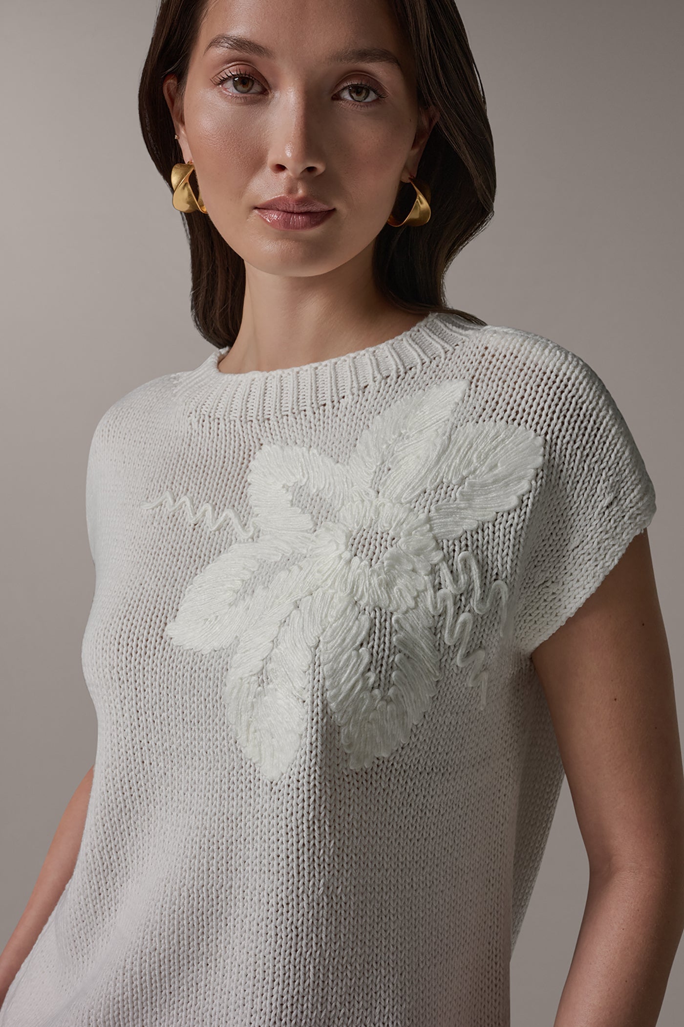 Cream SLEEVELESS FLORAL SWEATER Donna Karan