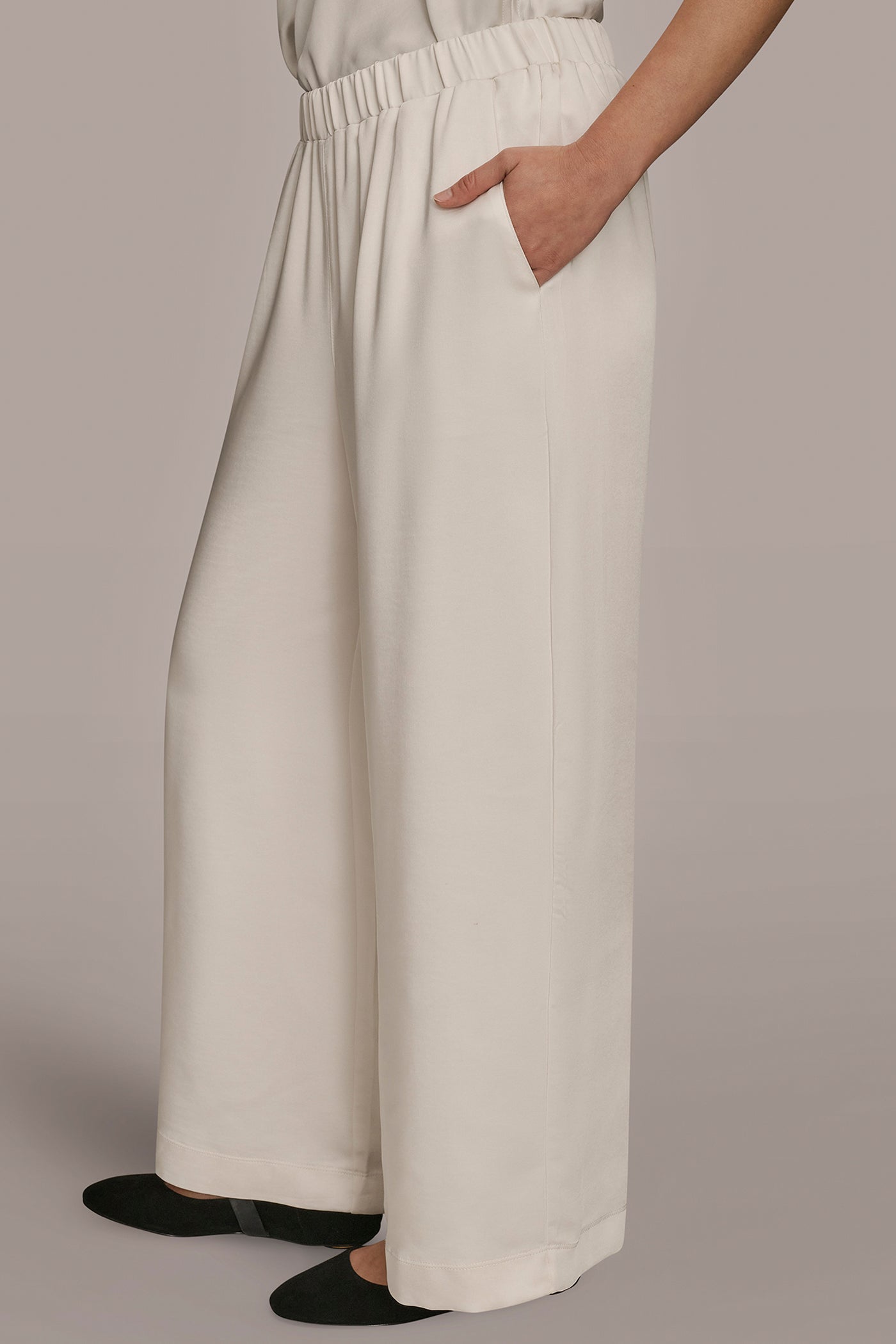 CREAM SATIN MID-RISE RELAXED PANT Donna Karan