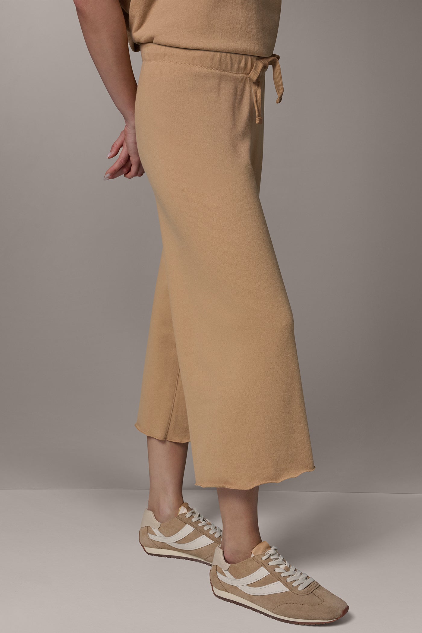 Fawn MID-RISE STRAIGHT-LEG CAPRI PANT Donna Karan