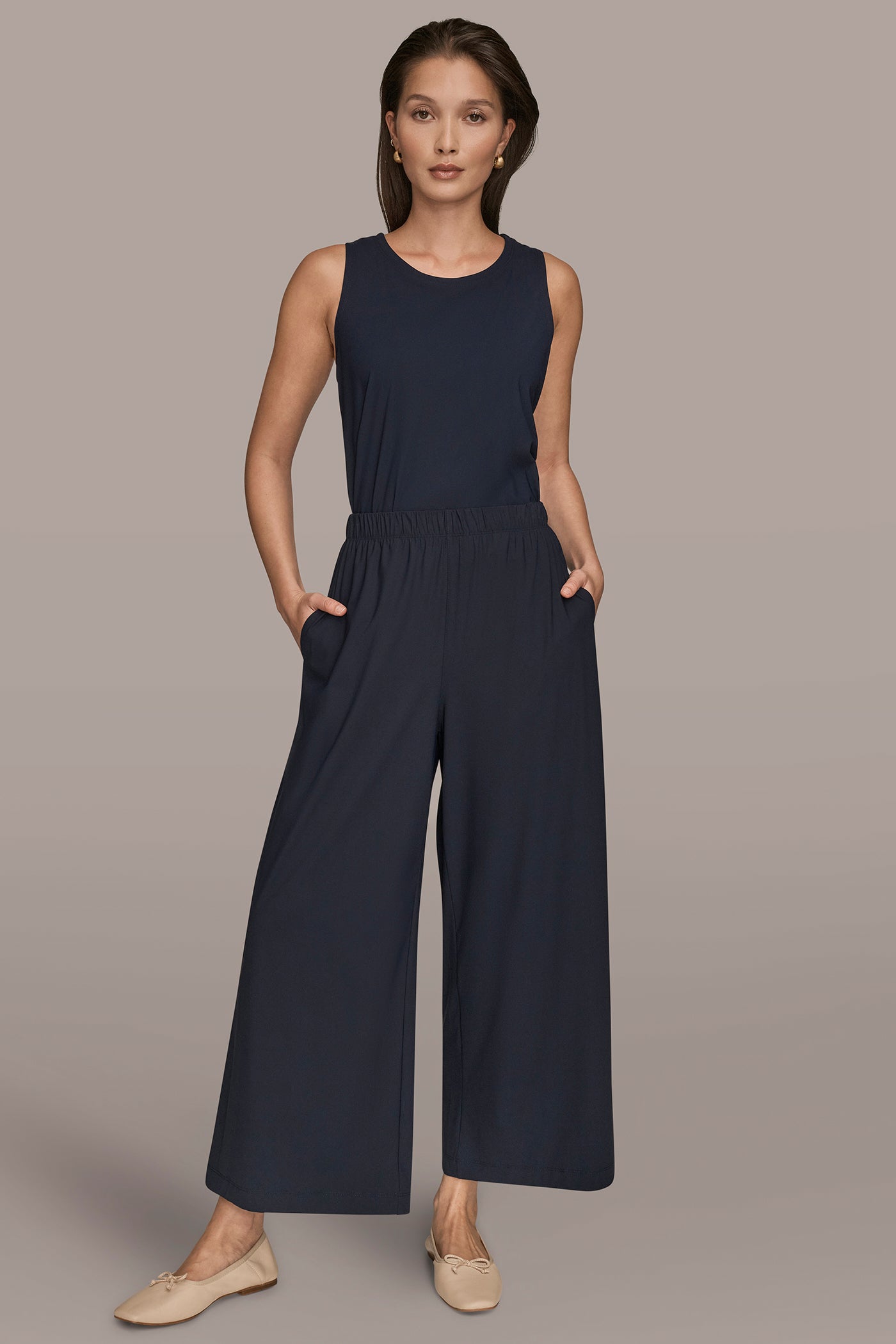 NIGHTFALL THE MODERN TRAVEL MID-RISE RELAXED ANKLE PANT Donna Karan
