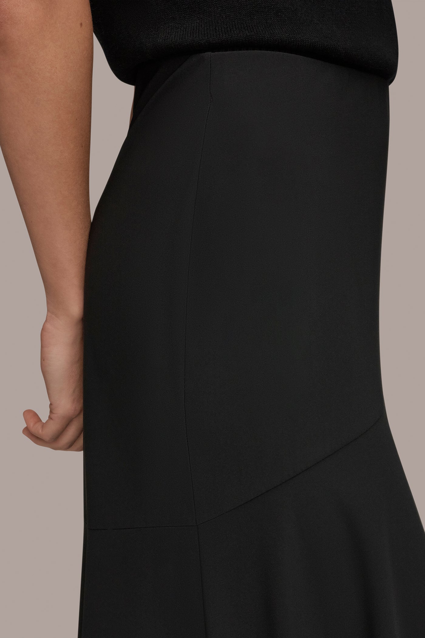 Black THE MODERN TRAVEL MIDI HI-LOW TRUMPET SKIRT Donna Karan