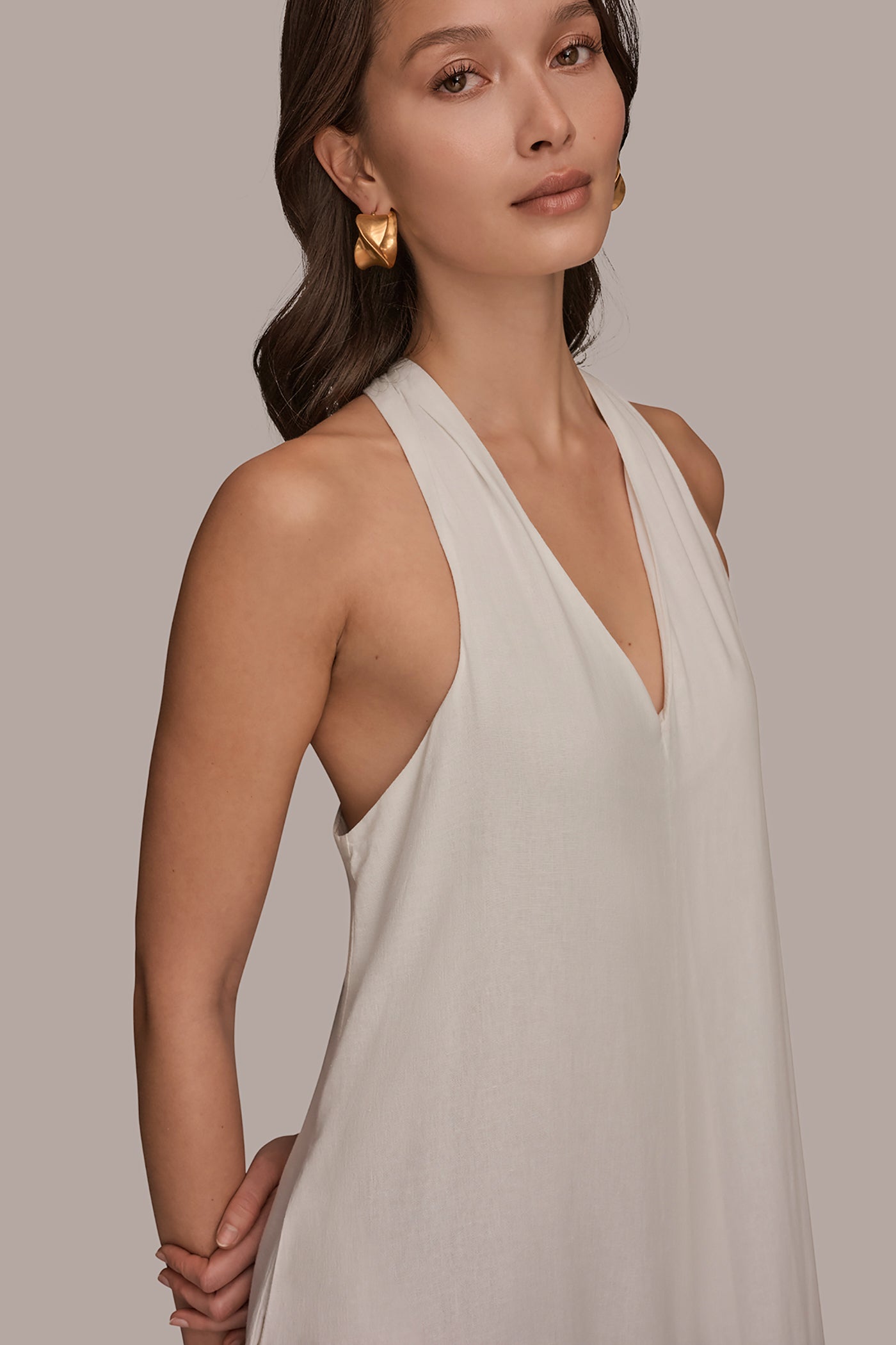 Washed Indigo Dip Dye LINEN-BLEND SLEEVELESS OMBRÉ TWIST-BACK MIDI HALTER DRESS Donna Karan