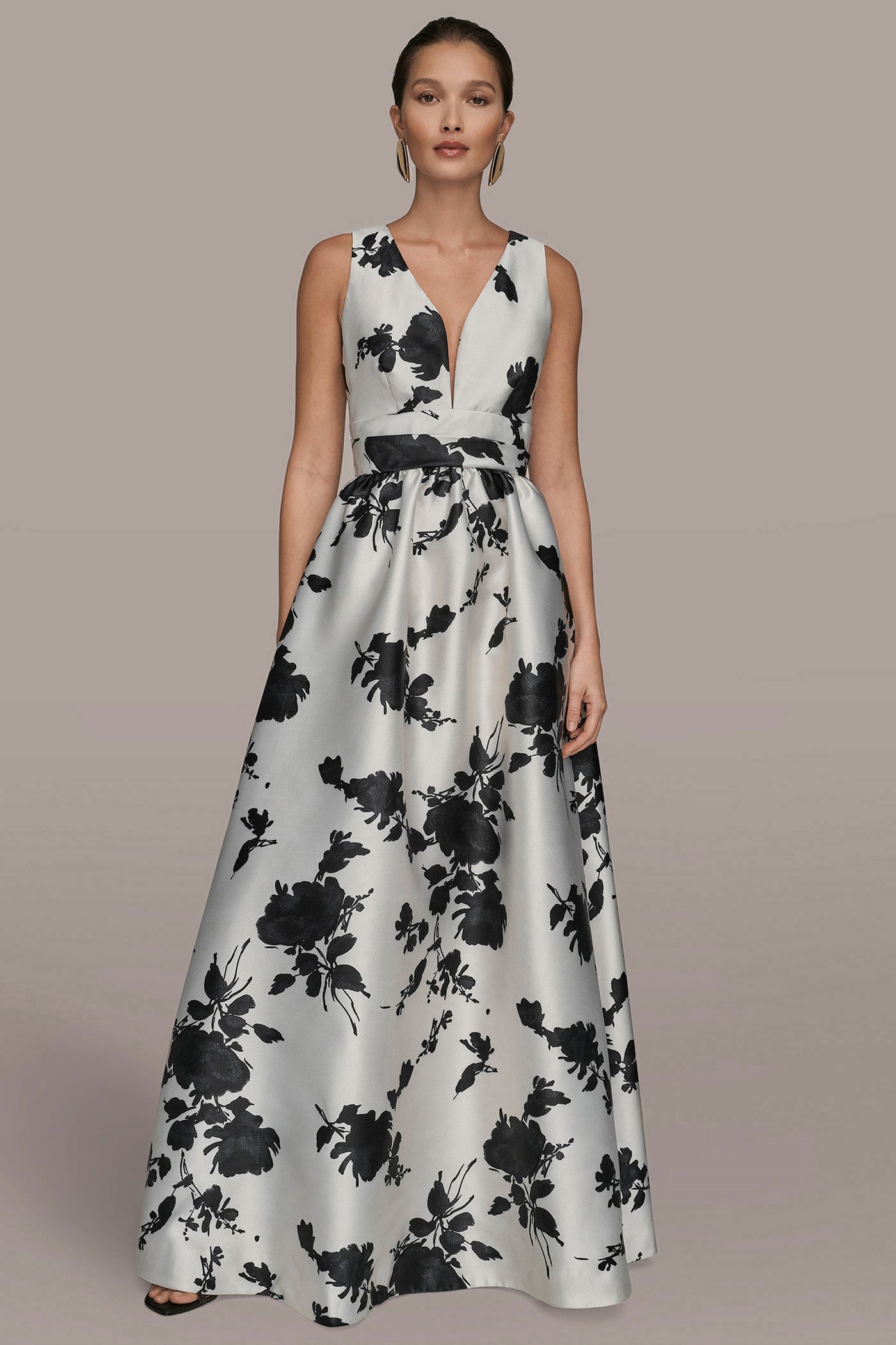 Cream/Black MIKADO SLEEVELESS V-NECK FLORAL GOWN Donna Karan