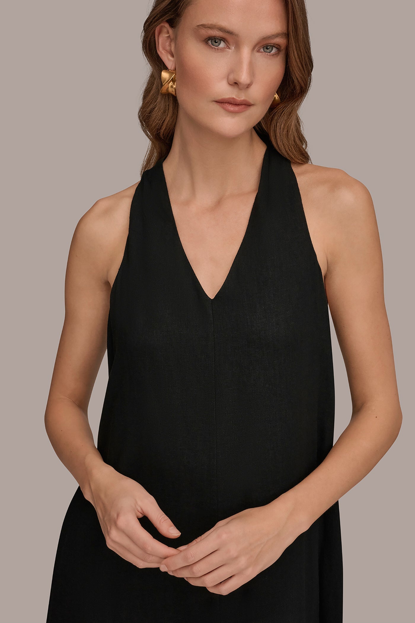 Black LINEN-BLEND SLEEVELESS TWIST-BACK MIDI HALTER DRESS Donna Karan