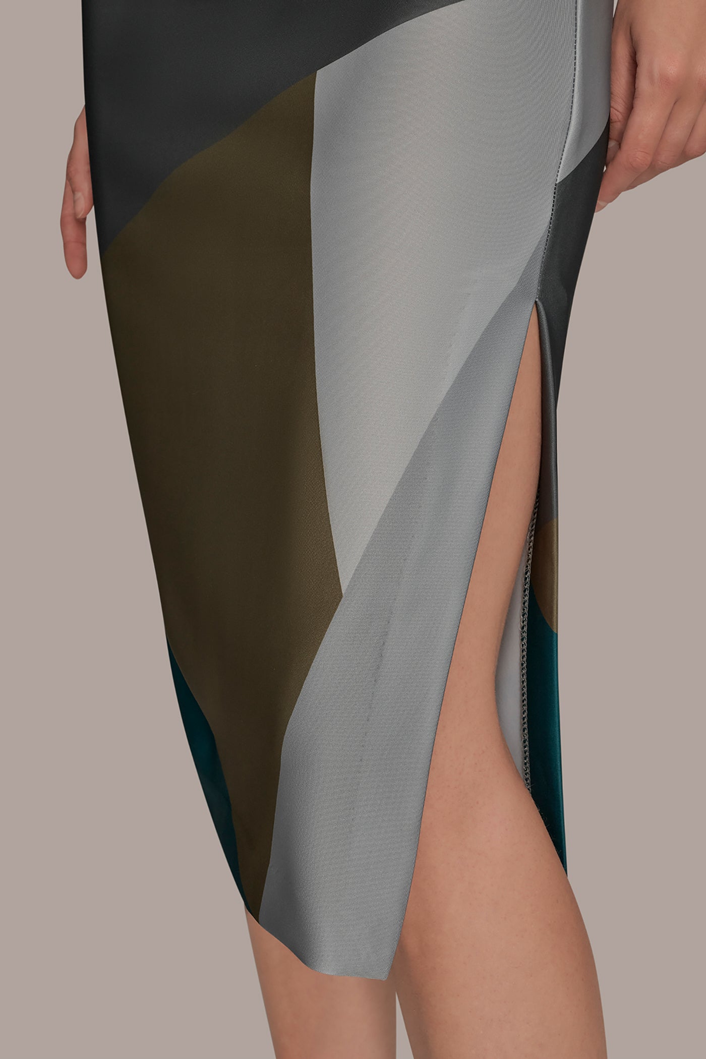 ANTIQUE GREEN MULTI SHORT SLEEVE COLOR-BLOCK MIDI SHEATH DRESS Donna Karan