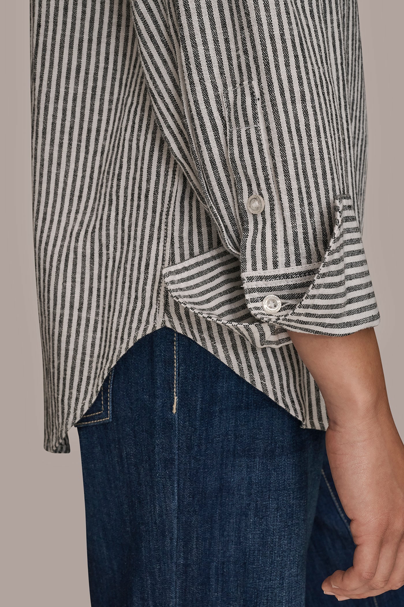 THIN WHITE/BLACK STRIPE LINEN-BLEND STRIPED SHIRT Donna Karan