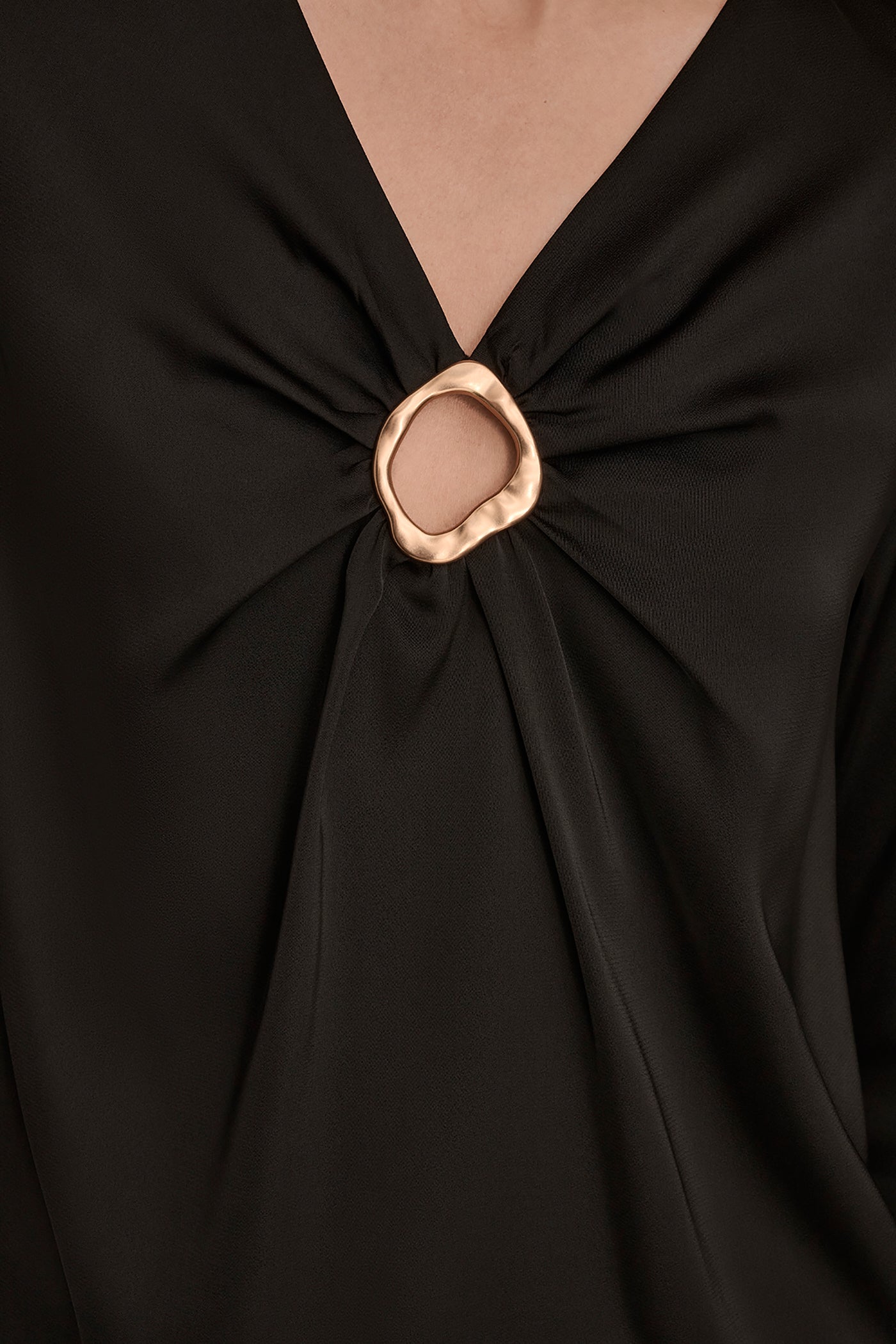 Black LONG SLEEVE RING V-NECK BLOUSE Donna Karan