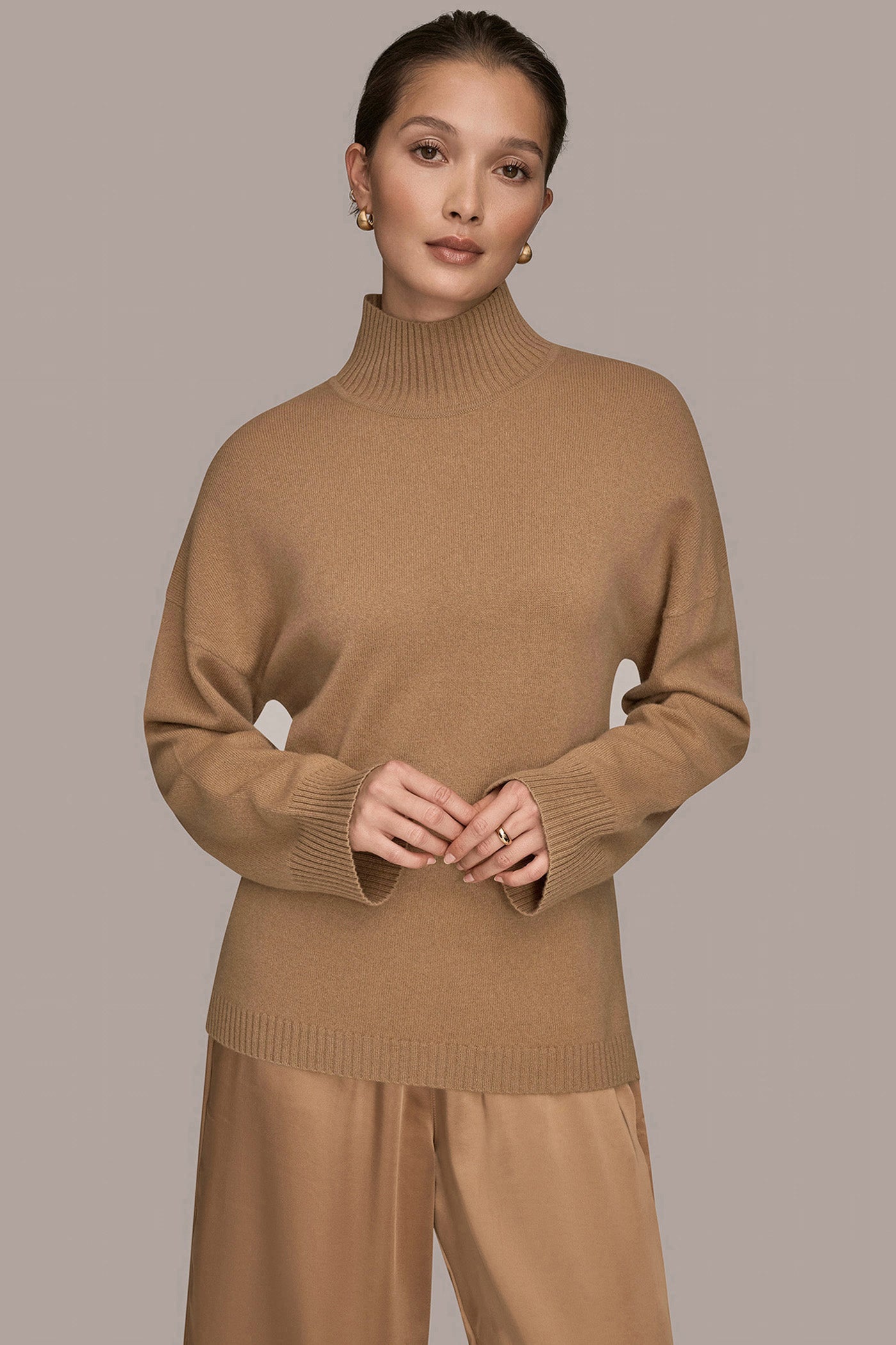 FAWN WOOL AND CASHMERE-BLEND MOCK-NECK SWEATER Donna Karan