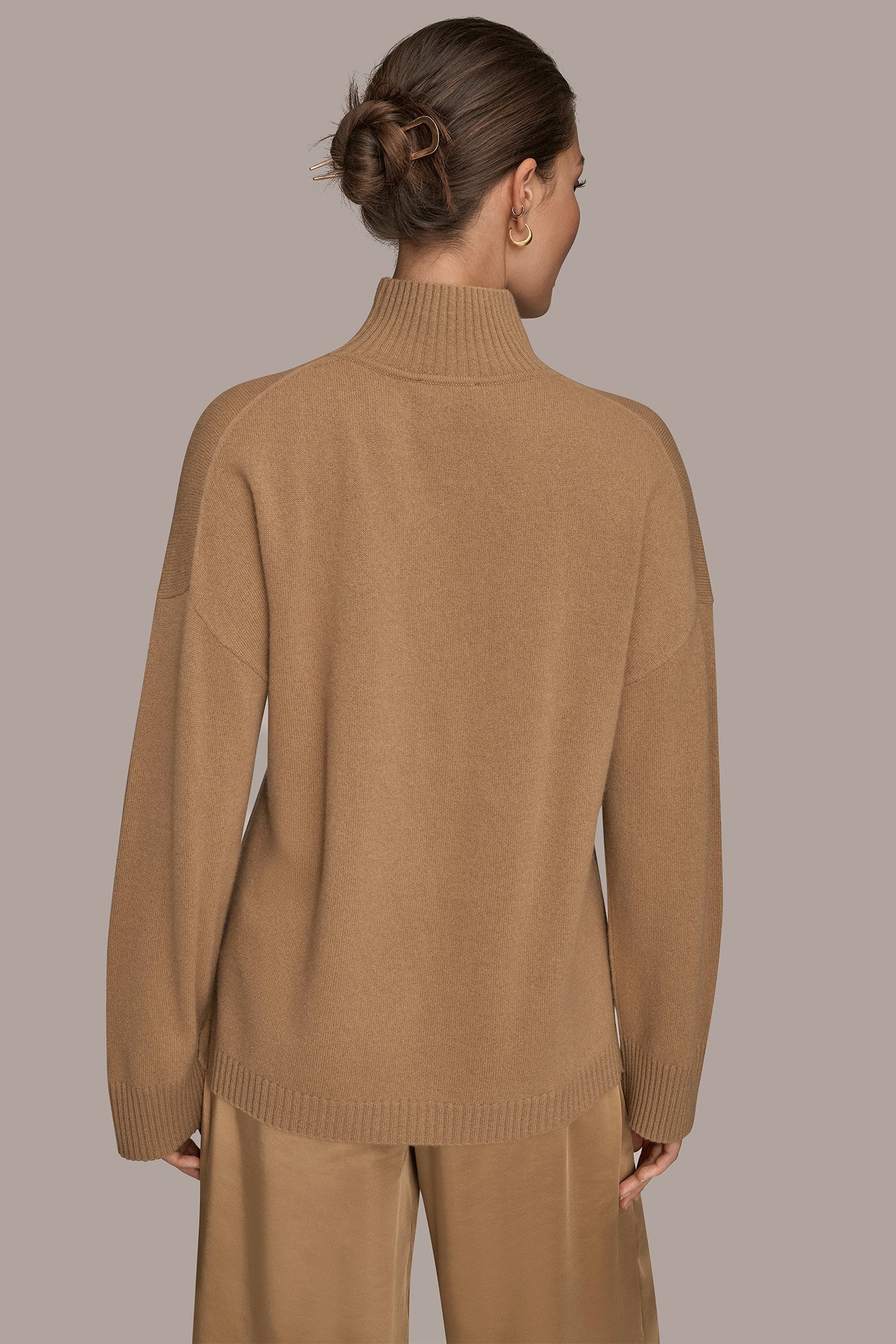 FAWN WOOL AND CASHMERE-BLEND MOCK-NECK SWEATER Donna Karan