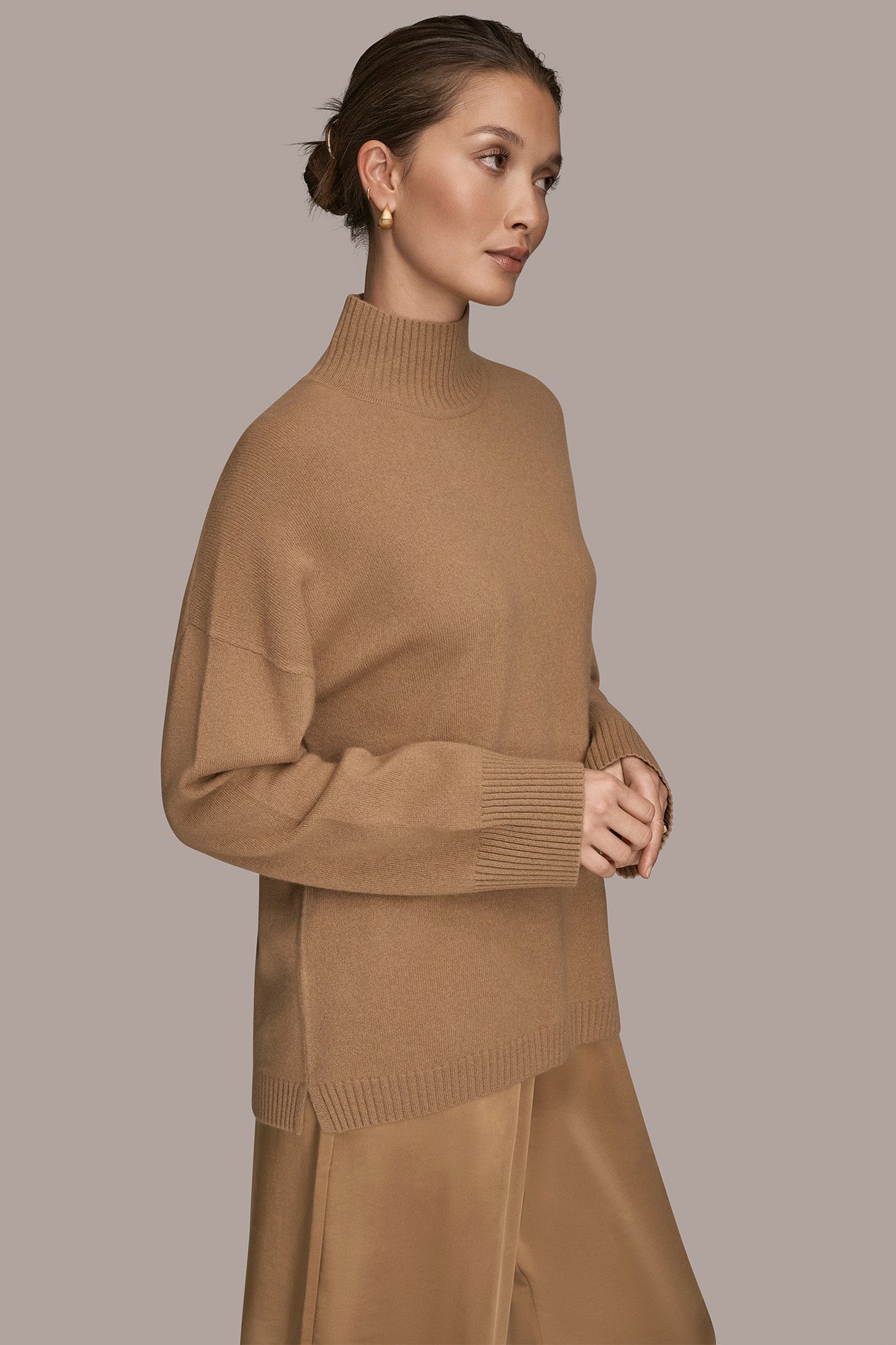 FAWN WOOL AND CASHMERE-BLEND MOCK-NECK SWEATER Donna Karan