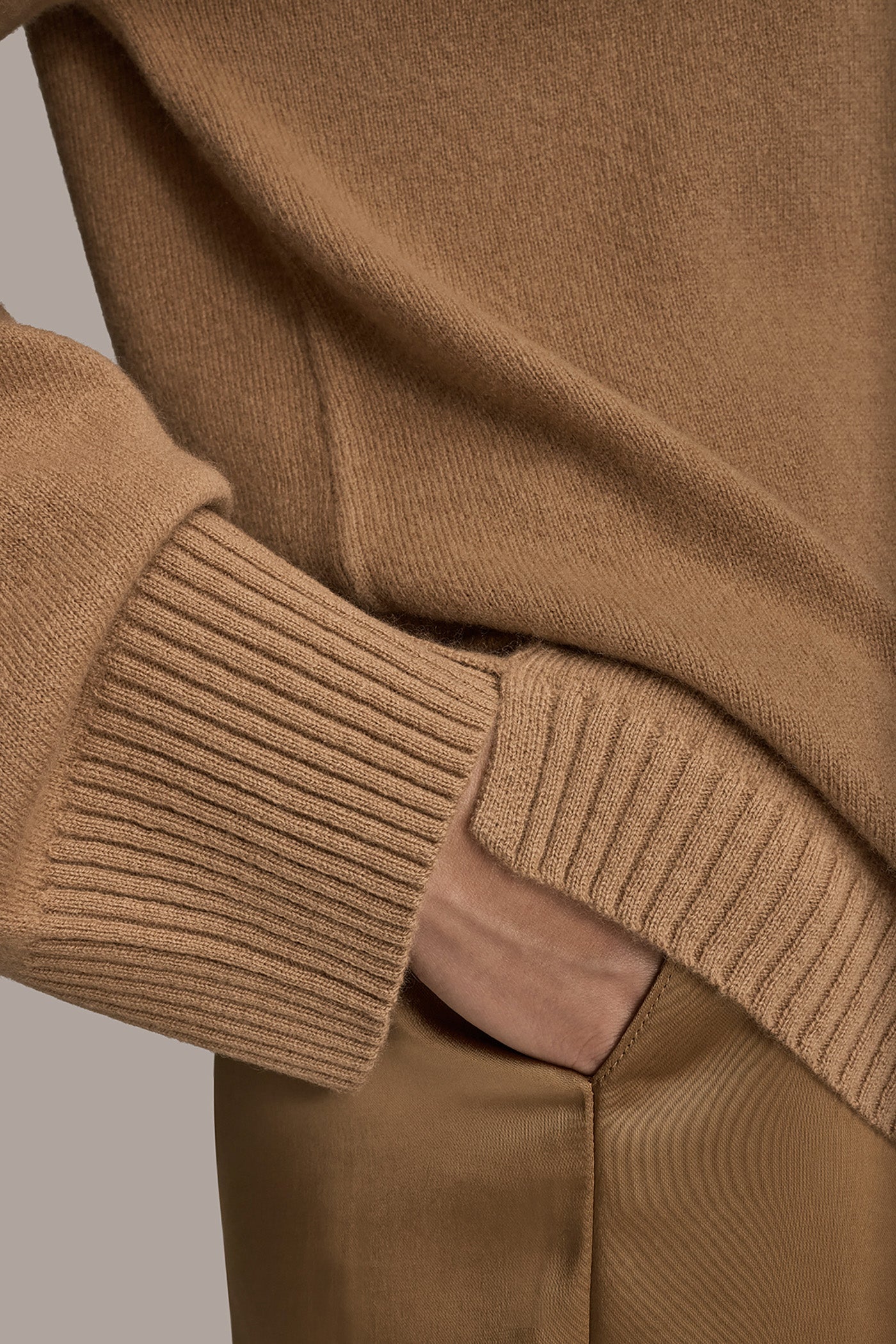 FAWN WOOL AND CASHMERE-BLEND MOCK-NECK SWEATER Donna Karan