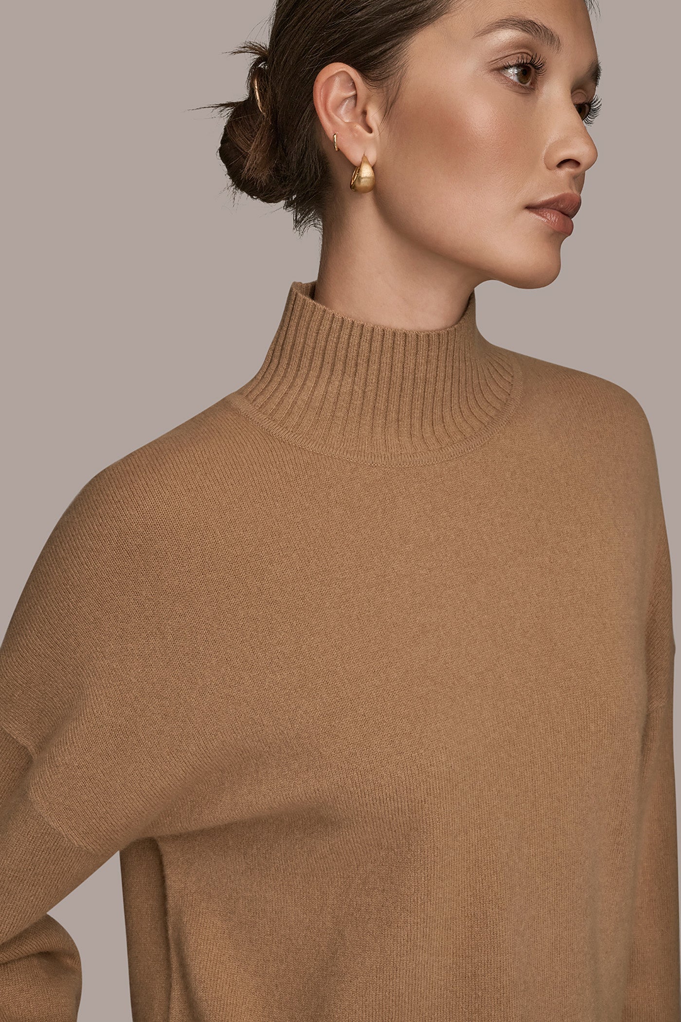 FAWN WOOL AND CASHMERE-BLEND MOCK-NECK SWEATER Donna Karan