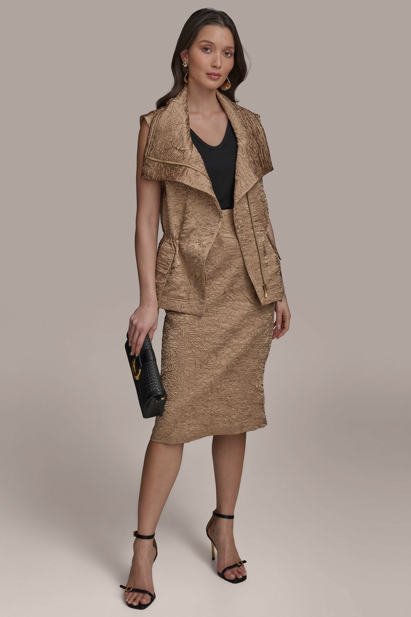 HAZELNUT TEXT ZIP FRONT VEST Donna Karan
