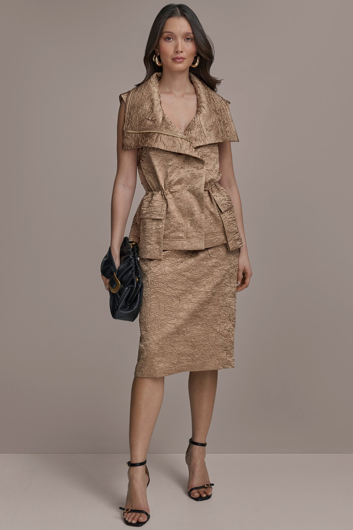 HAZELNUT TEXT ZIP FRONT VEST Donna Karan