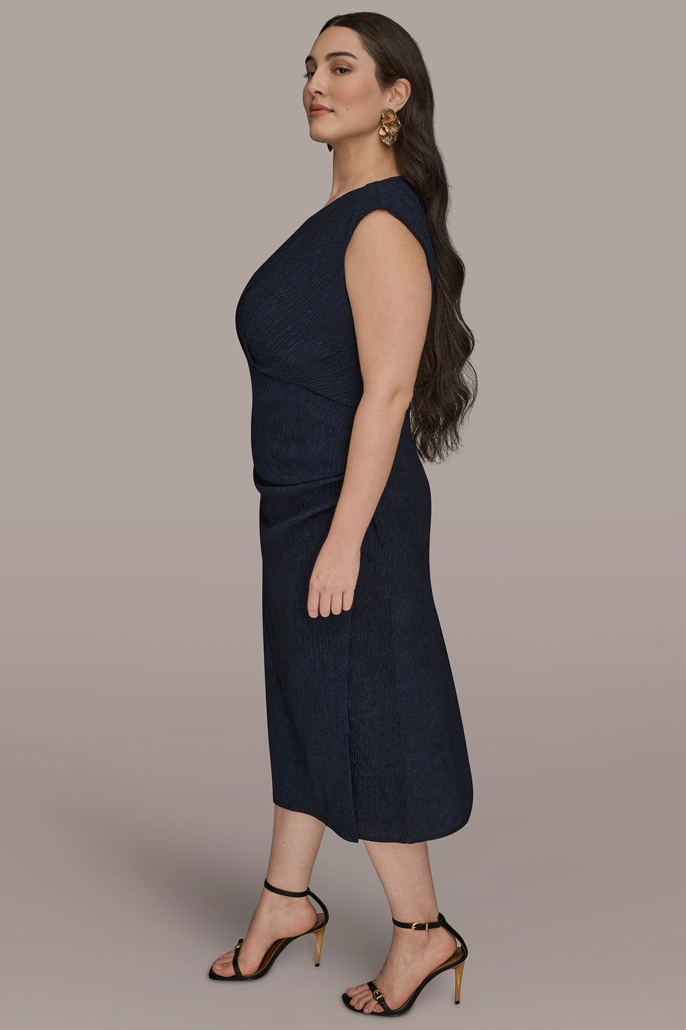 NIGHTFALL CRINKLED SLEEVELESS RUCHED MIDI DRESS Donna Karan