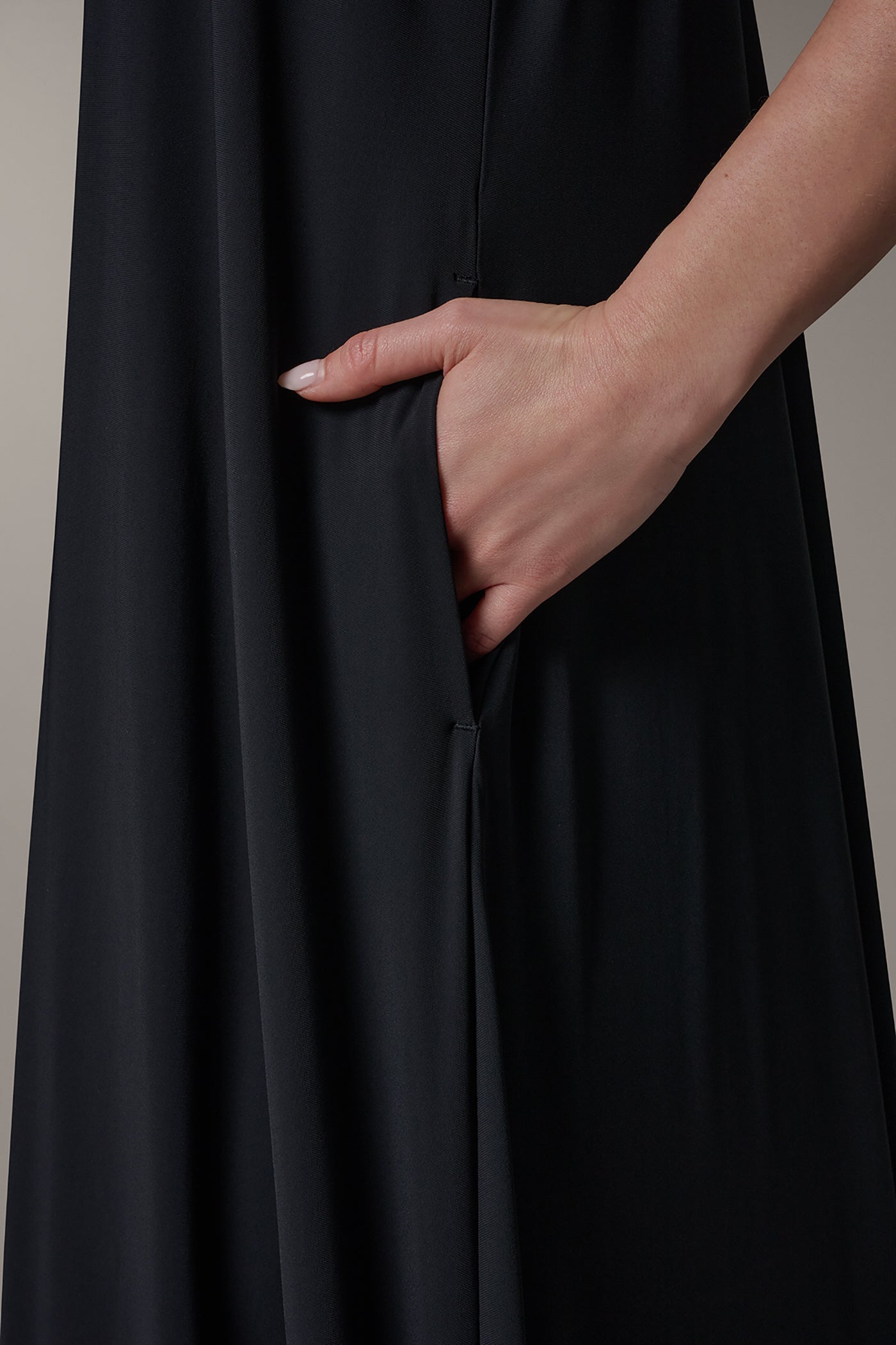 Black SLEEVELESS MIDI TRAPEZE DRESS Donna Karan