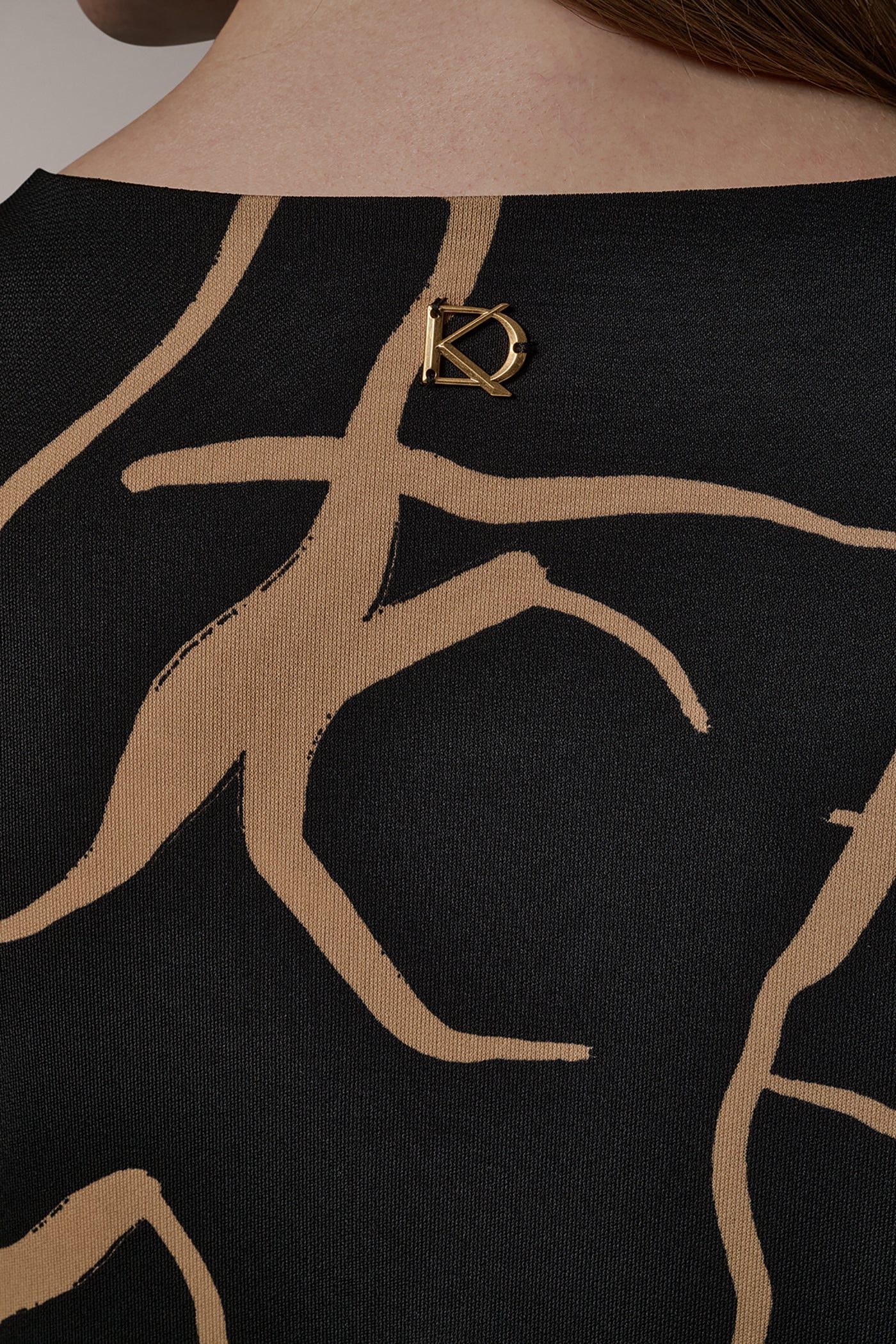 Black /Fawn ASYMMETRIC KNIT TOP Donna Karan