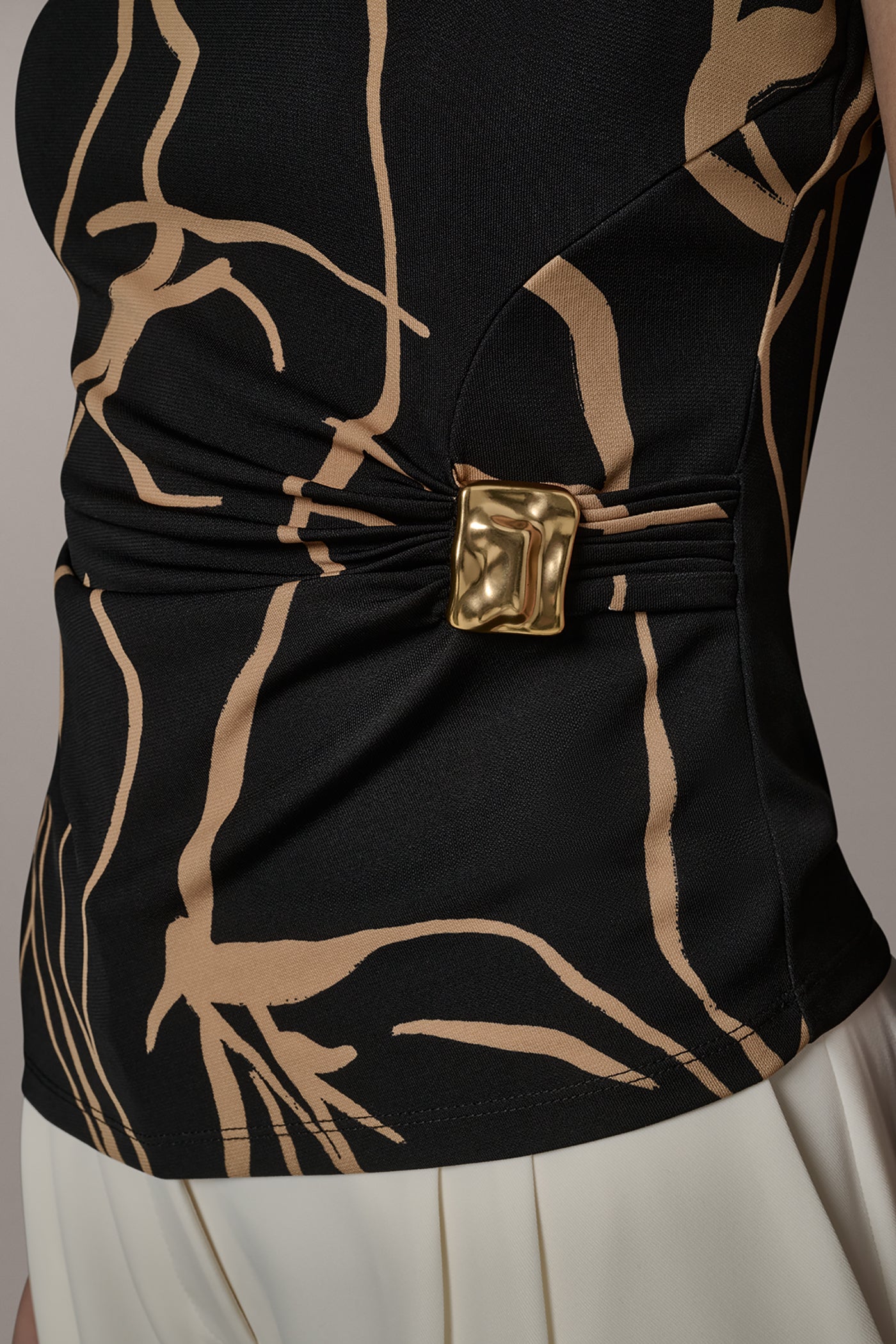 Black /Fawn ASYMMETRIC KNIT TOP Donna Karan