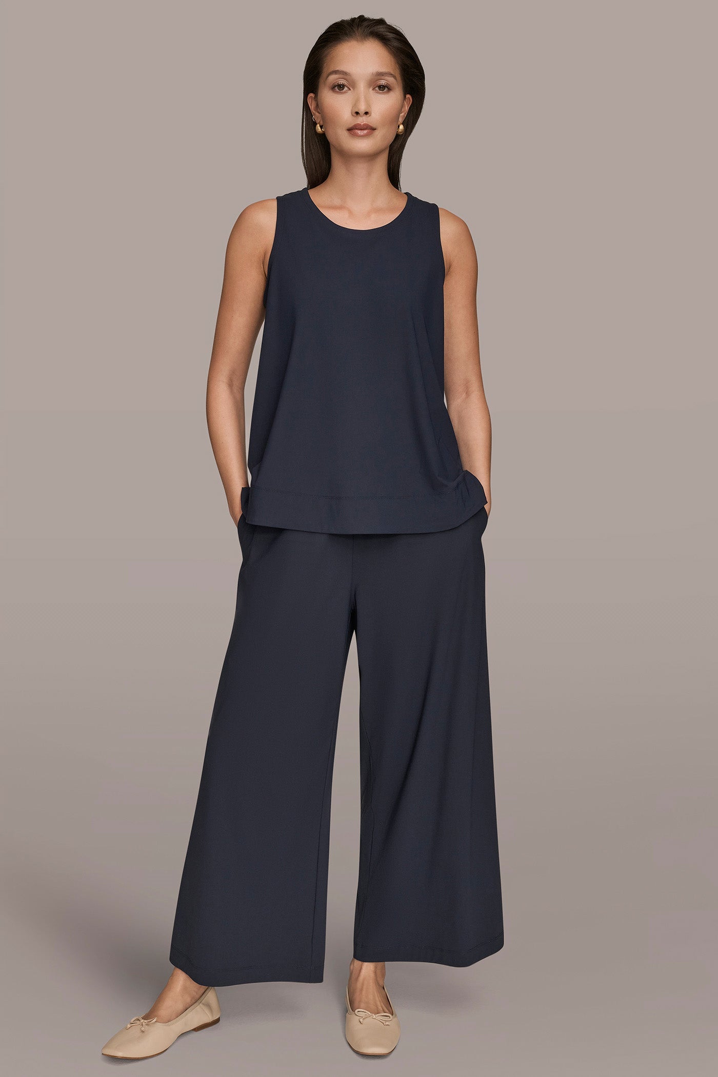 NIGHTFALL THE MODERN TRAVEL SLEEVELESS SWING TANK Donna Karan