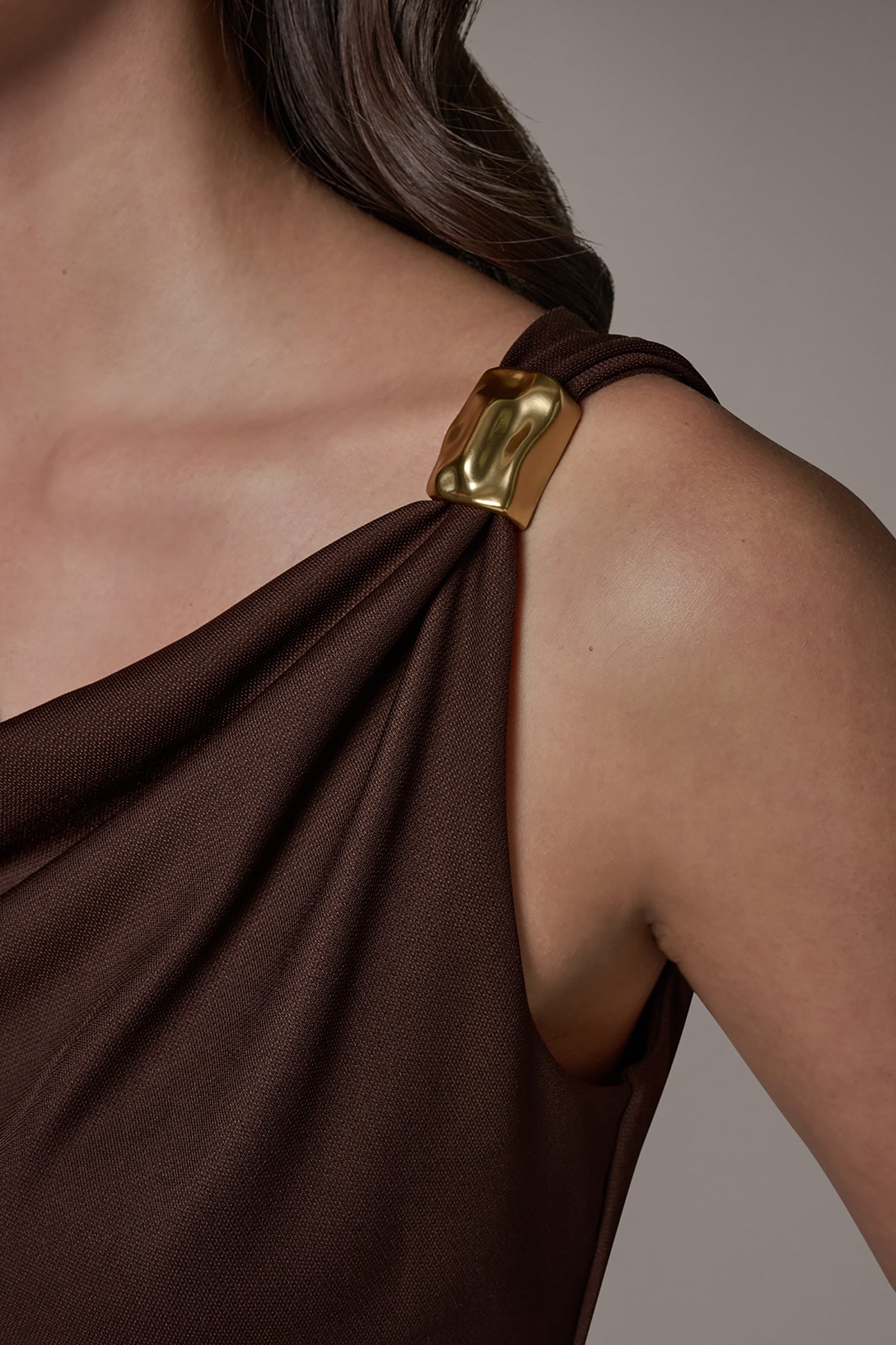 Canyon SLEEVELESS COWL-NECK TOP Donna Karan