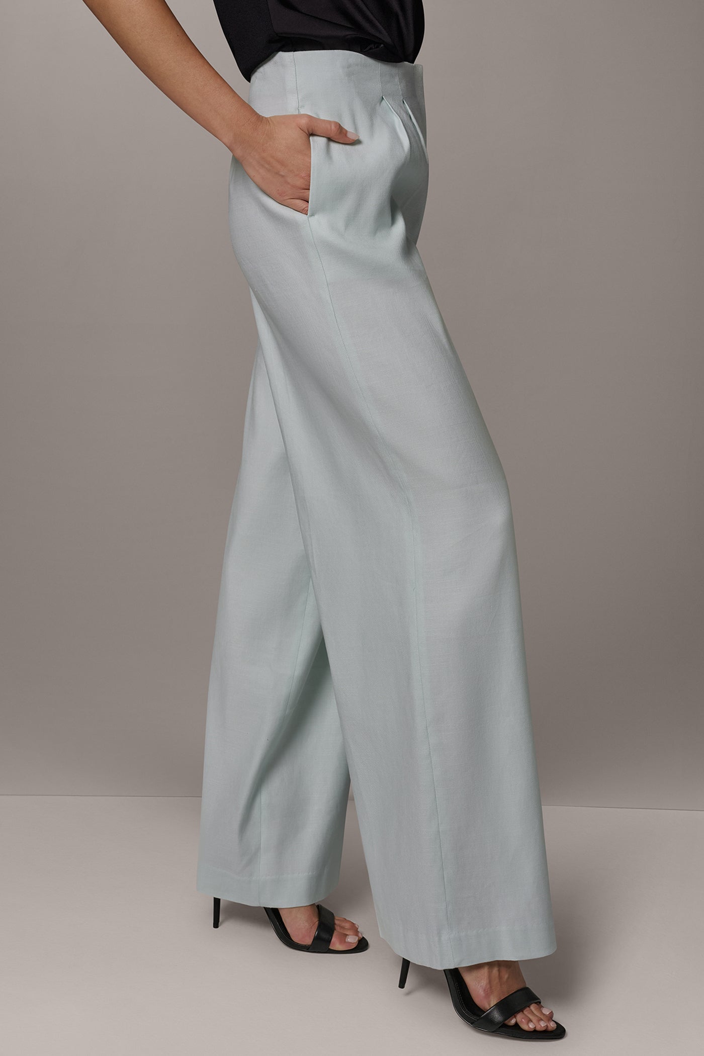 Skylight EXTRA HIGH-RISE PLEATED WIDE-LEG PANT Donna Karan