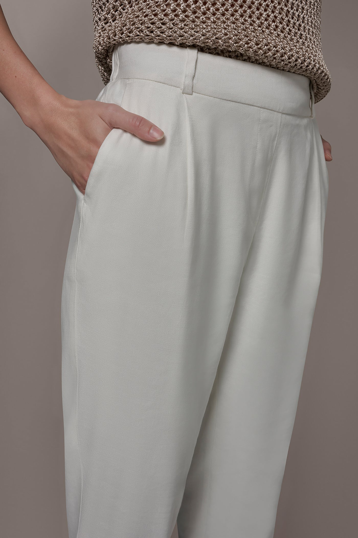 Cream LINEN-BLEND HIGH-RISE PLEATED STRAIGHT ANKLE PANT Donna Karan