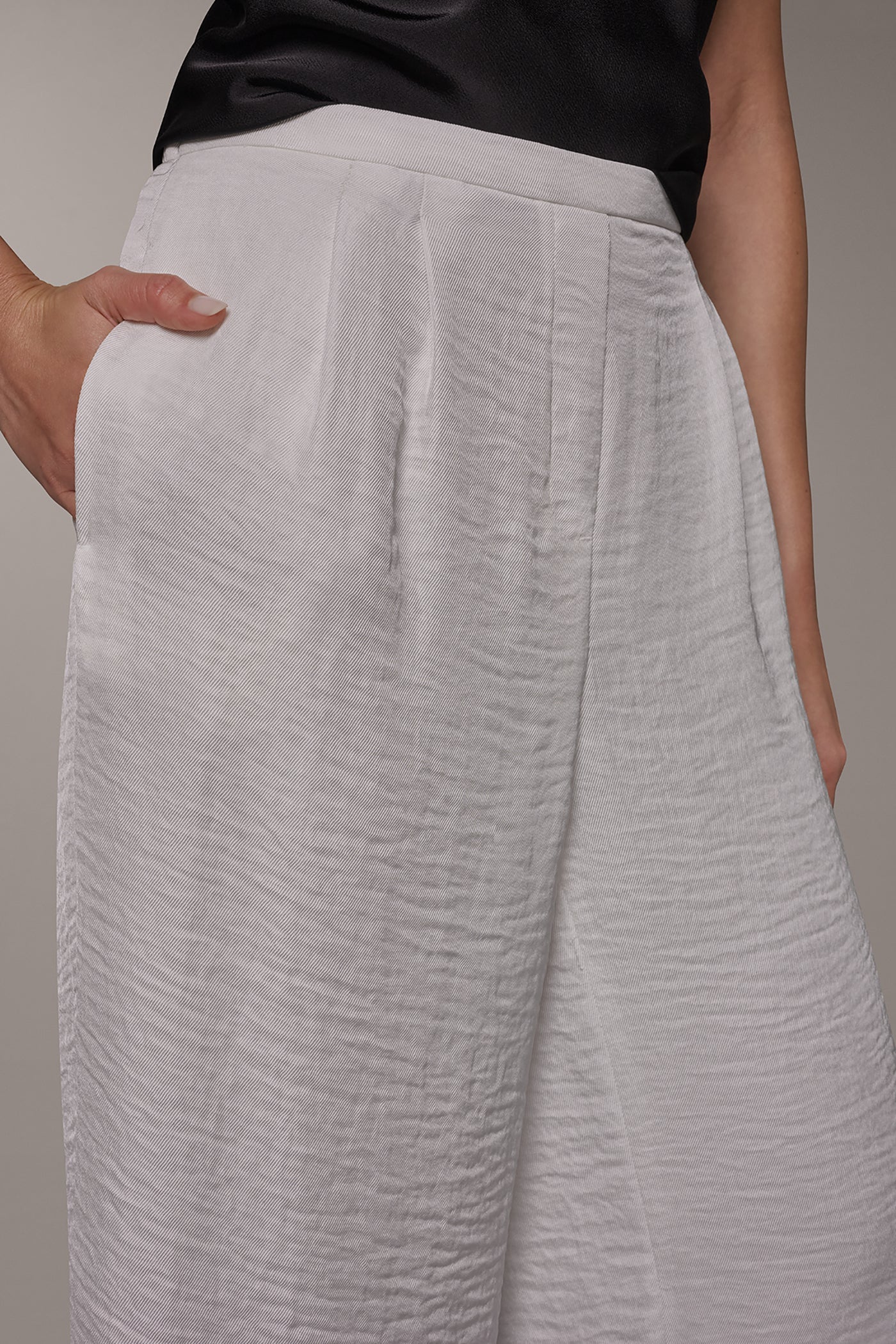 Cream EXTRA HIGH-RISE PLEATED RELAXED PULL-ON PANT Donna Karan