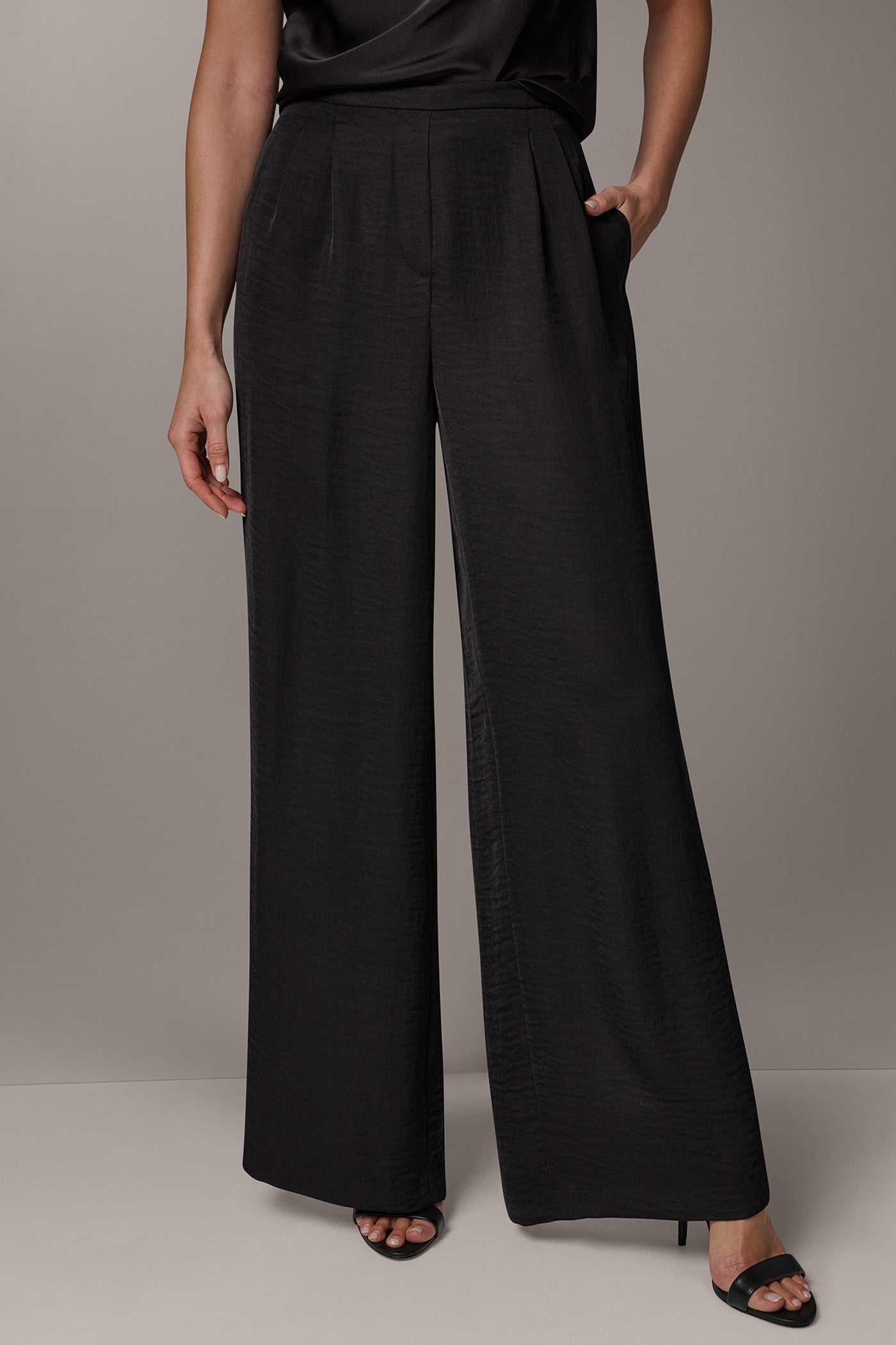 Black EXTRA HIGH-RISE PLEATED RELAXED PULL-ON PANT Donna Karan