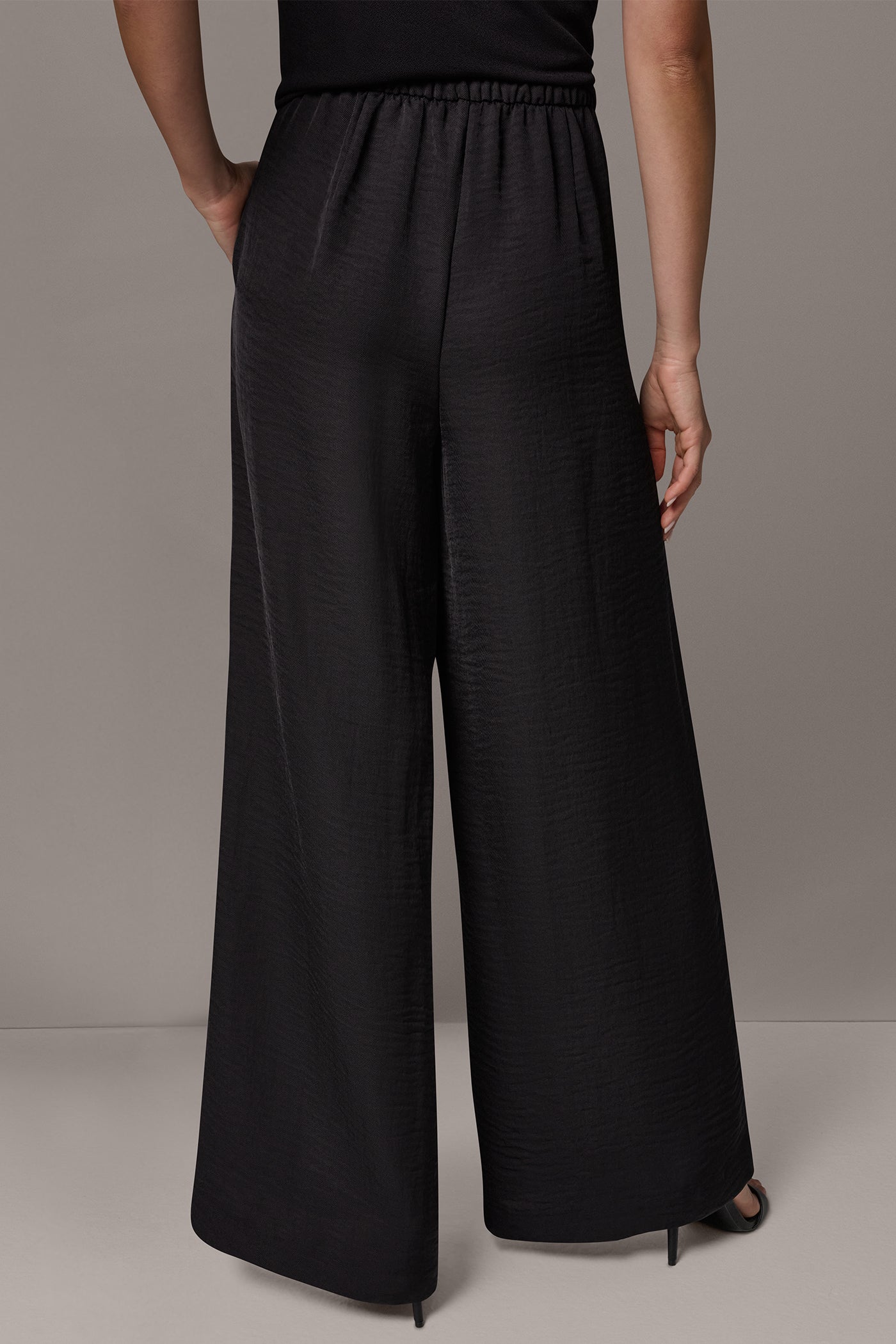 Black EXTRA HIGH-RISE PLEATED RELAXED PULL-ON PANT Donna Karan
