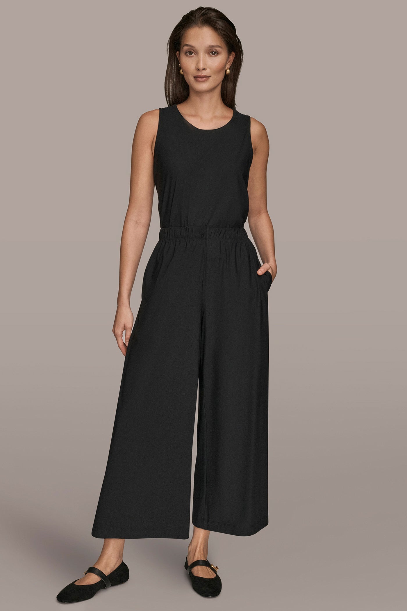 Black THE MODERN TRAVEL MID-RISE RELAXED ANKLE PANT Donna Karan