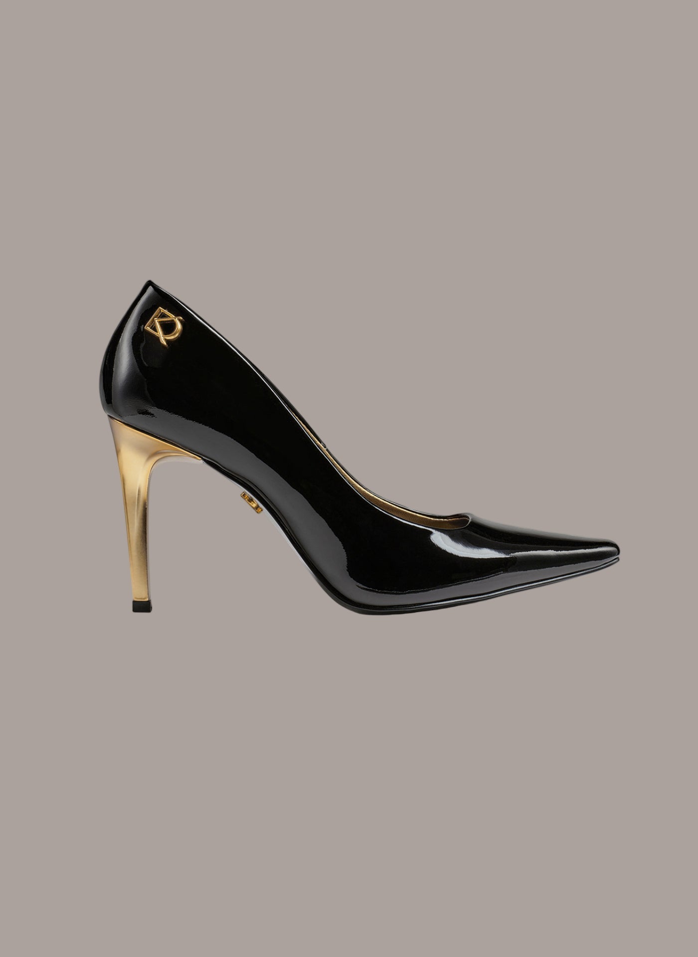 Black SAVITA HIGH PUMP Donna Karan