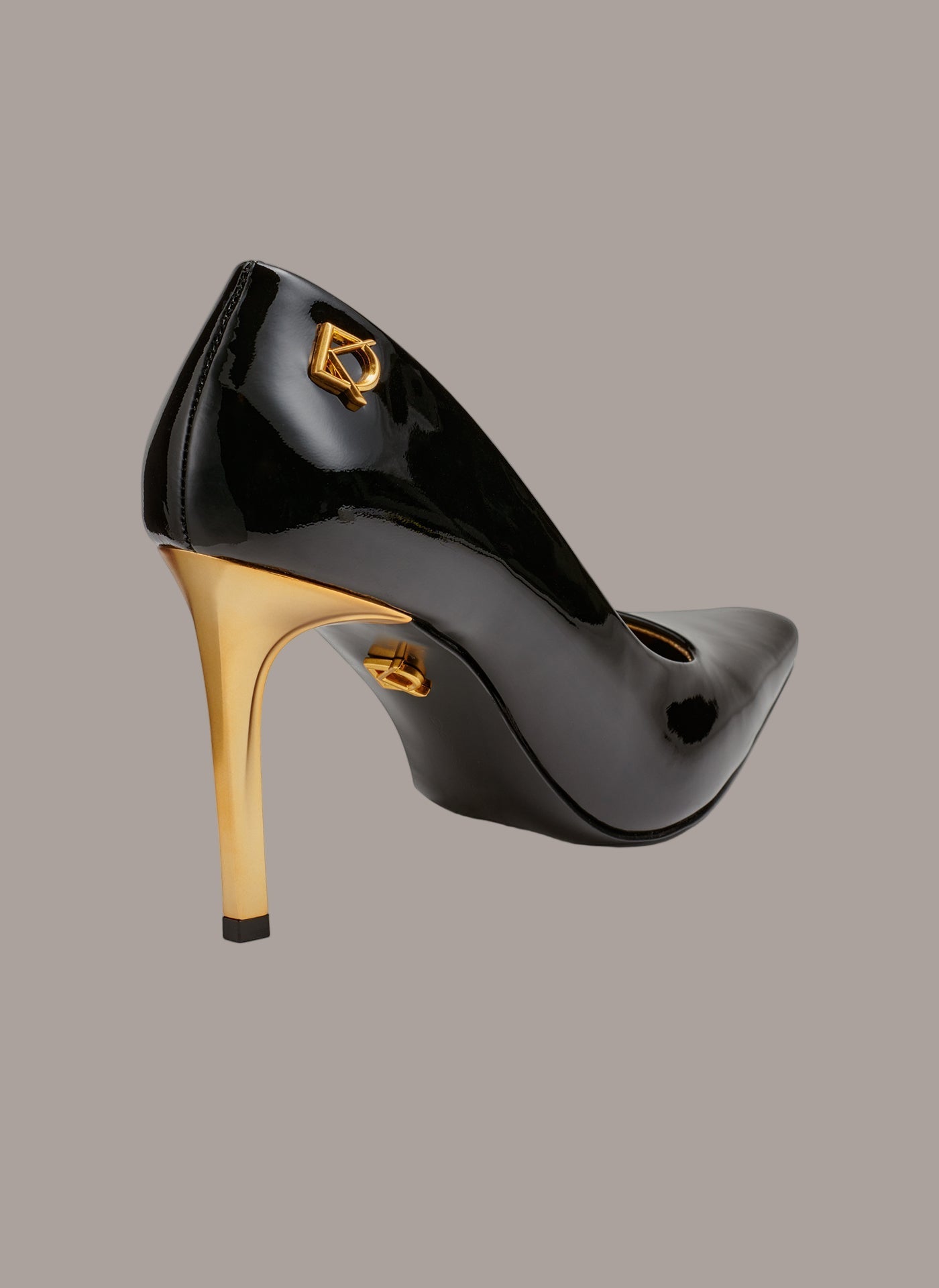 Black SAVITA HIGH PUMP Donna Karan