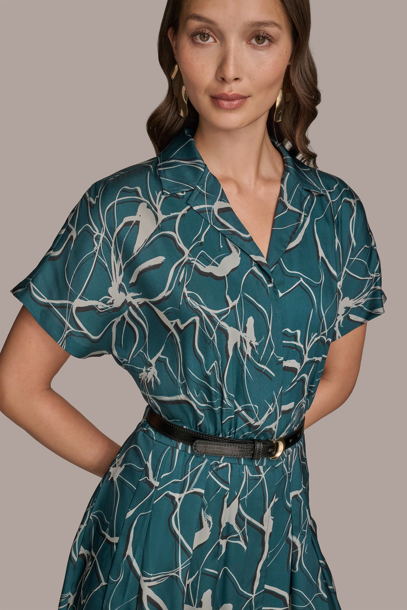 HUDSON SHORT SLEEVE FLORAL MIDI SHIRT DRESS Donna Karan