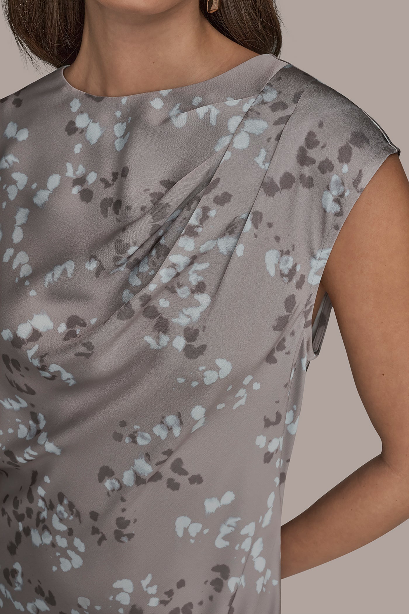 DRIFTWOOD MULTI CAP SLEEVE V-NECK PRINTED MIDI DRESS Donna Karan
