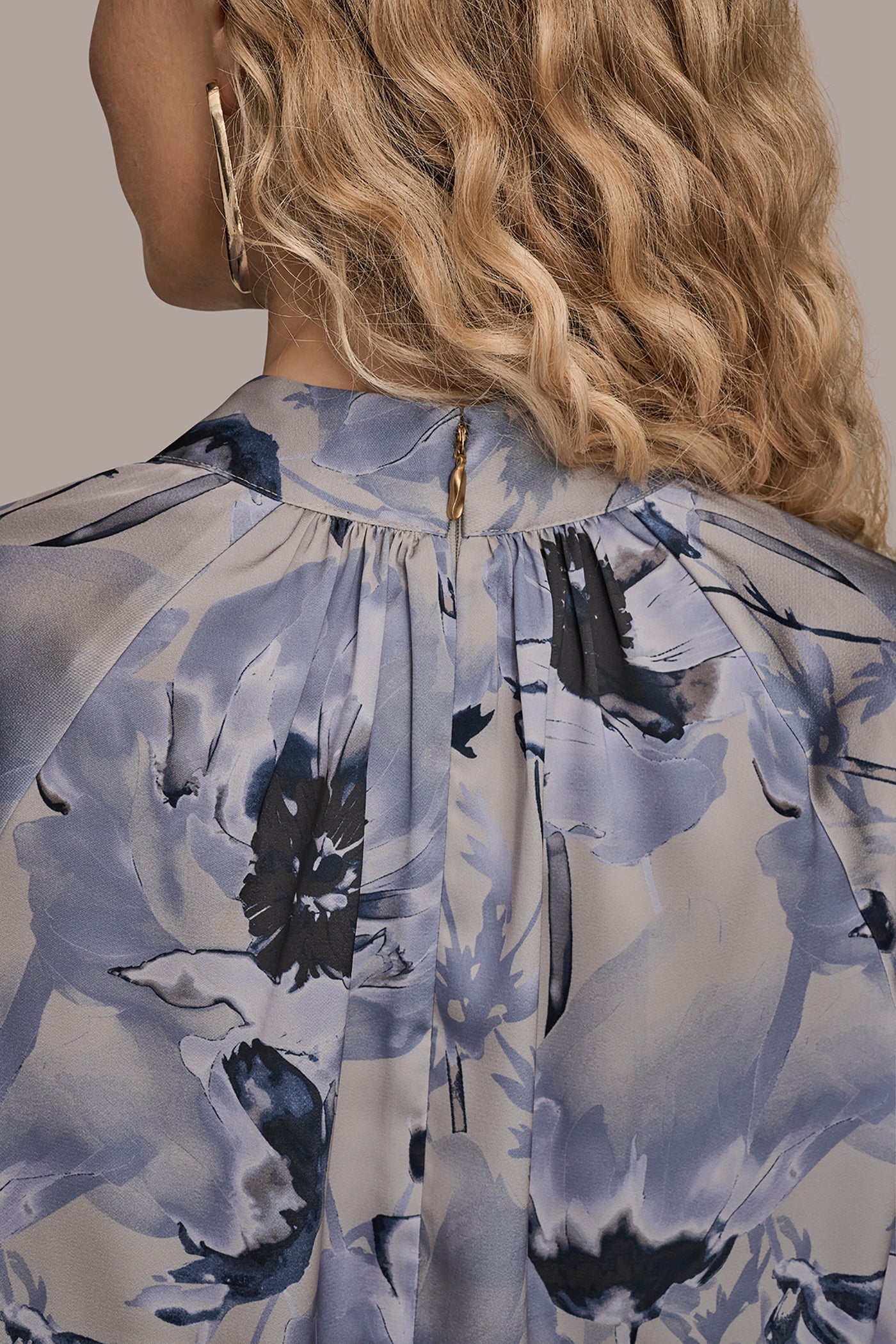 VAPOR/TEMPEST MULTI BUTTON-NECK BLOUSE Donna Karan