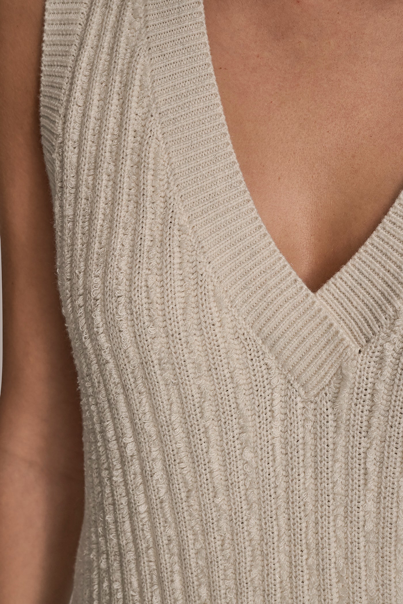 CREAM/SILVER LOOP STITCH SWEATER VEST Donna Karan