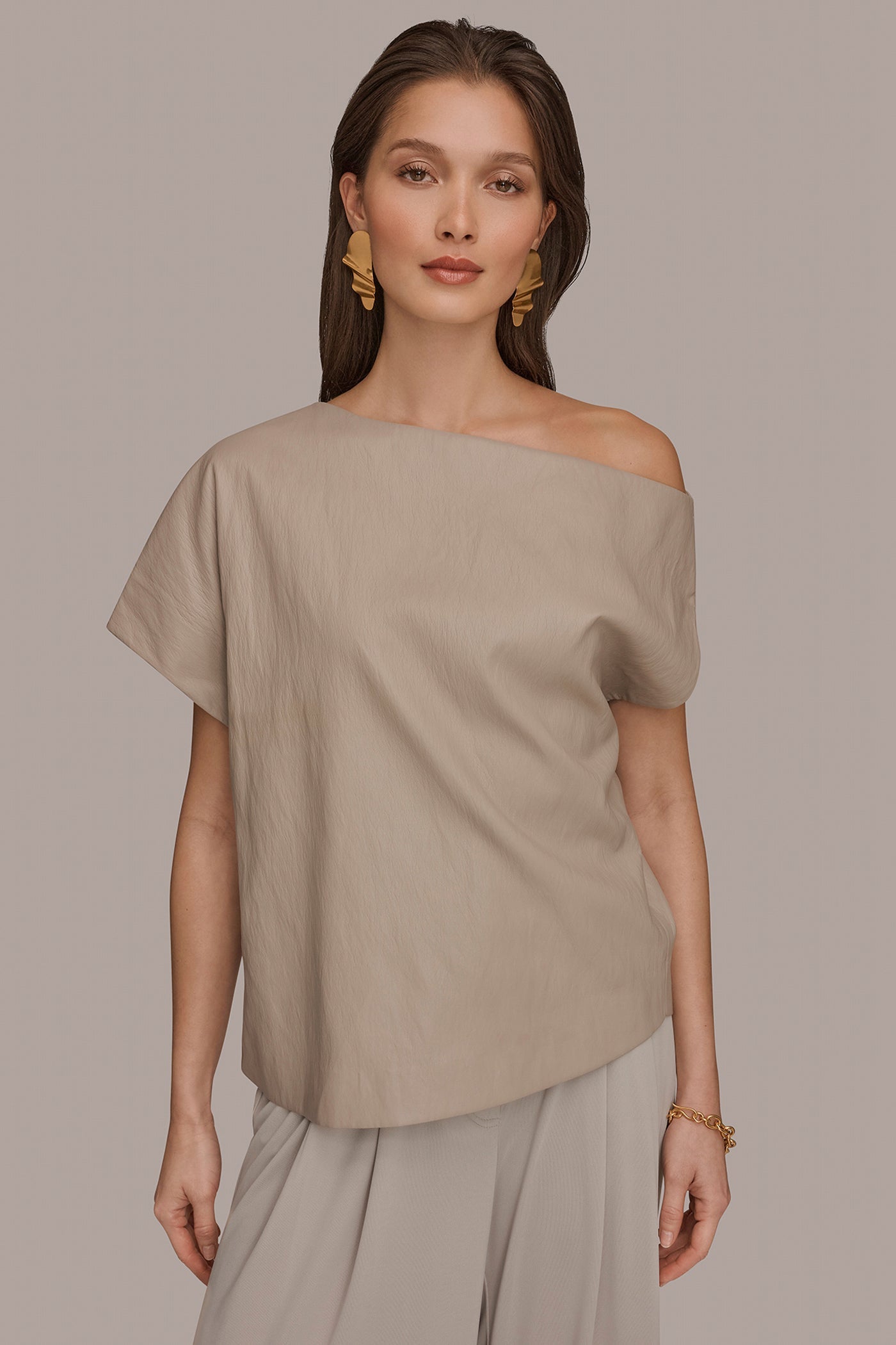 Turin ASYMMETRIC ANGLE HEM TOP Donna Karan