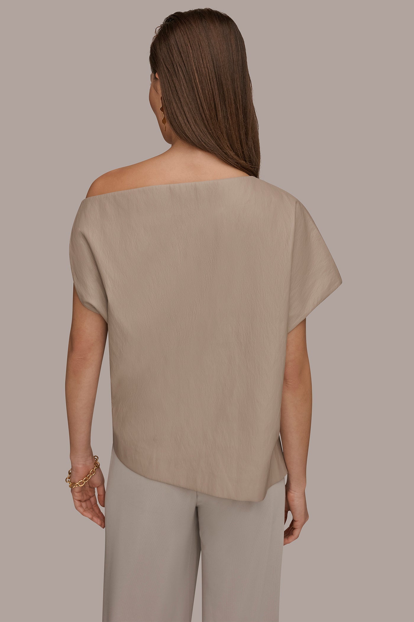Turin ASYMMETRIC ANGLE HEM TOP Donna Karan