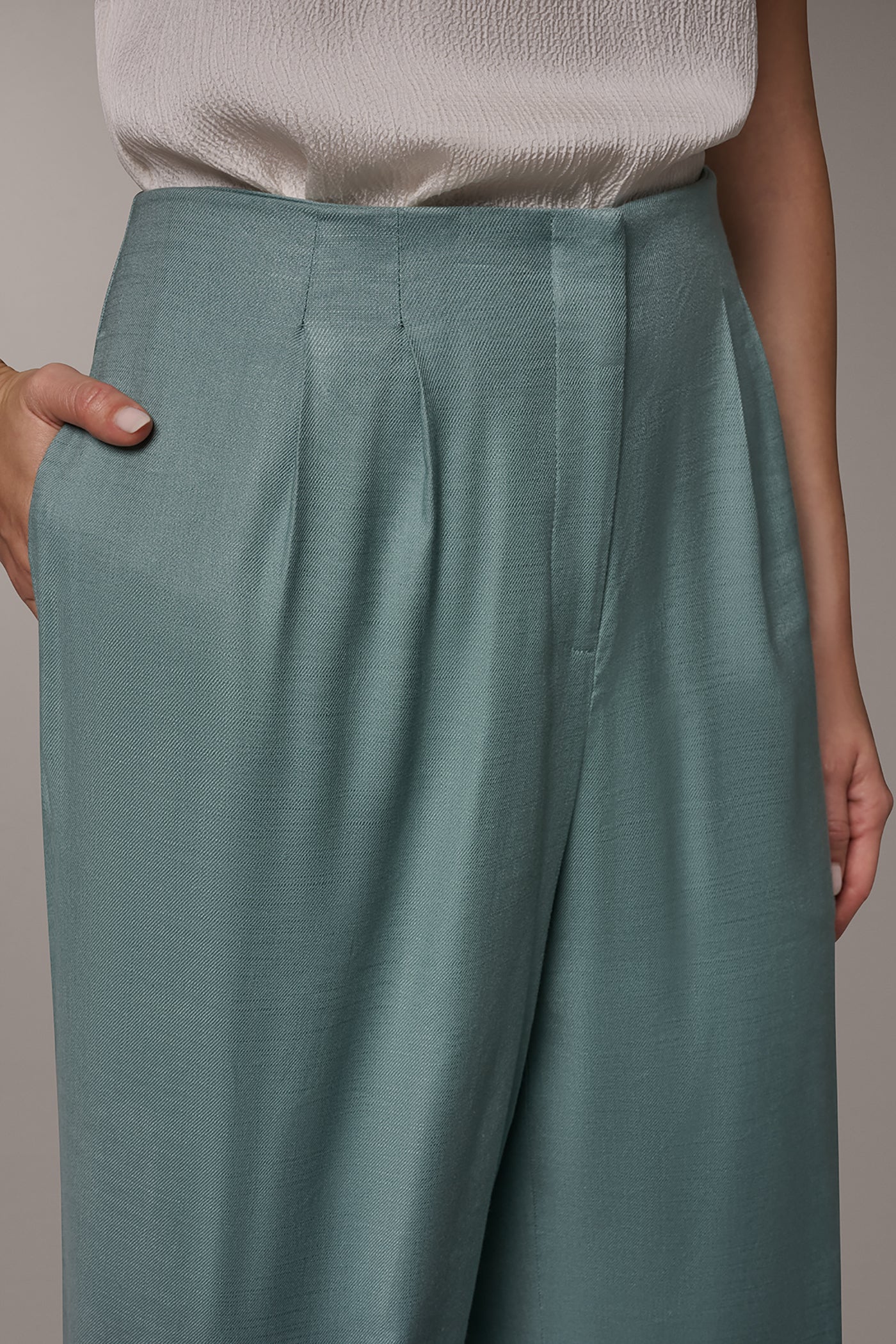 Waterlily EXTRA HIGH-RISE PLEATED WIDE-LEG PANT Donna Karan