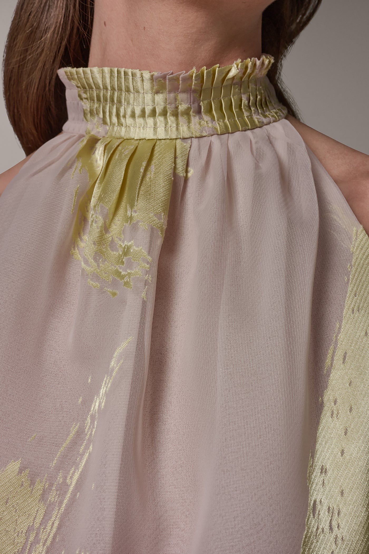 Sisal/Citrus SLEEVELESS METALLIC BRUSHSTROKE BLOUSE Donna Karan