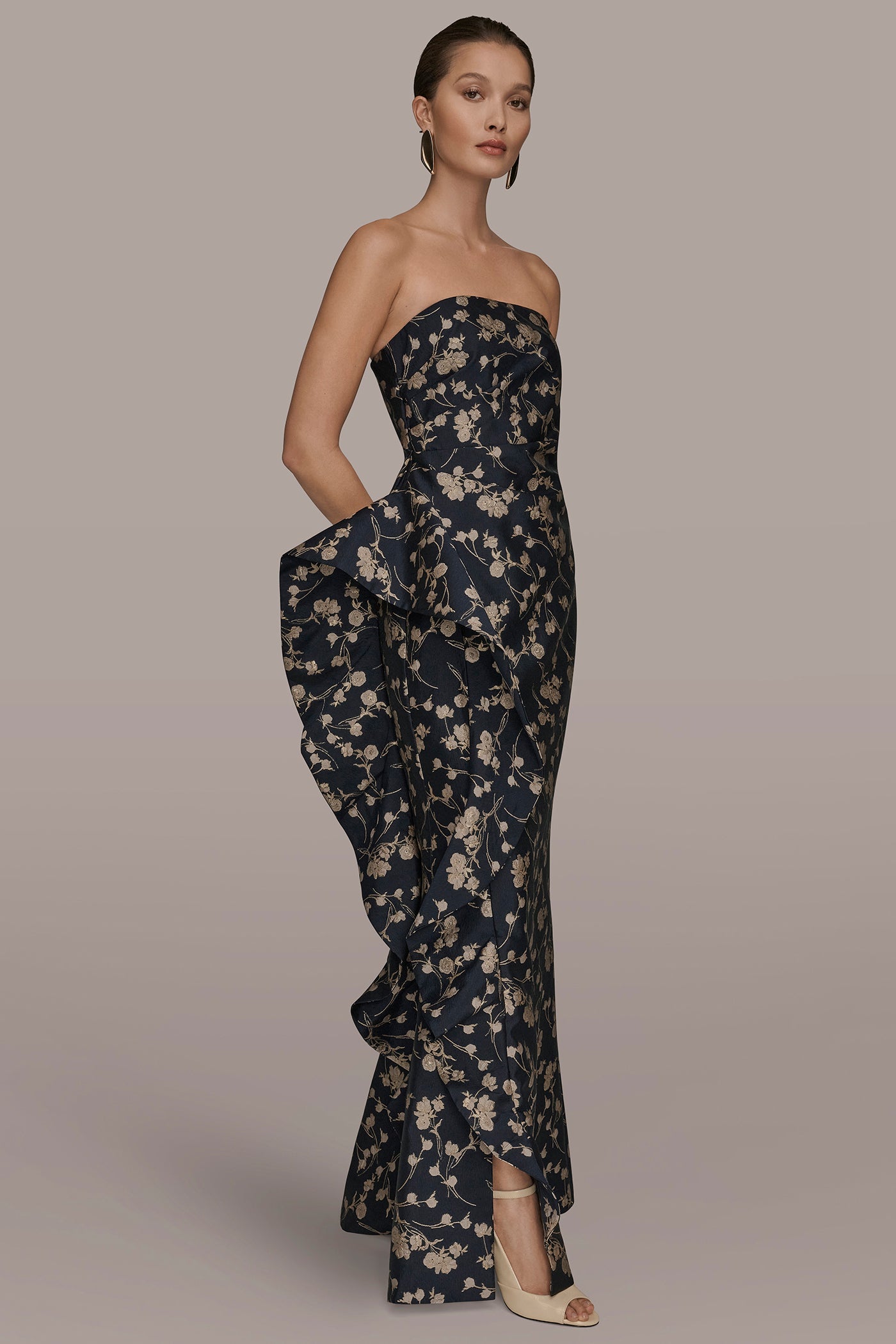 NIGHTFALL/VELLUM MULTI STRAPLESS FLORAL RUFFLED HIGH-SPLIT GOWN Donna Karan