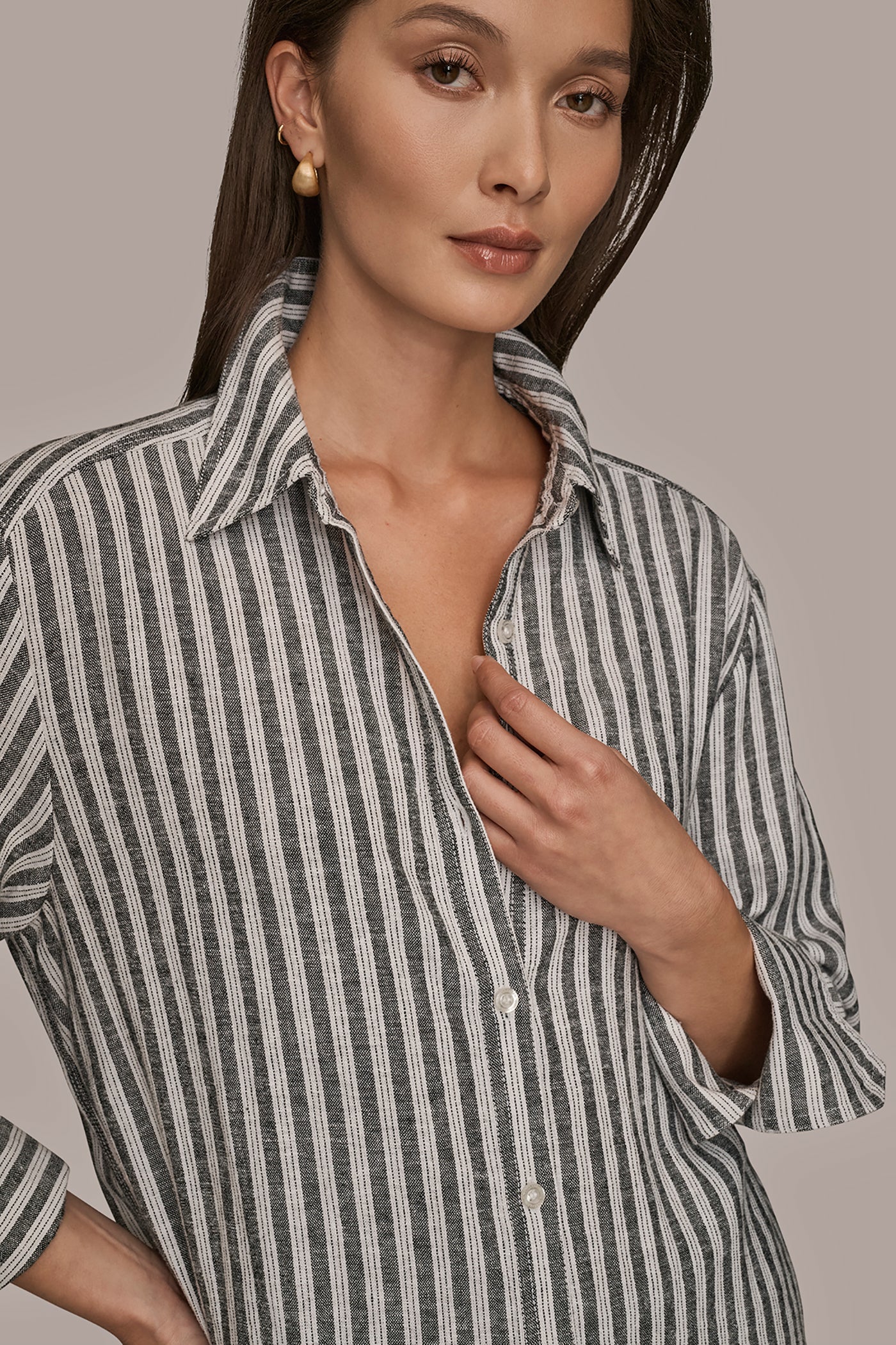 THICK WHITE/BLACK STRIPE LINEN-BLEND STRIPED SHIRT Donna Karan
