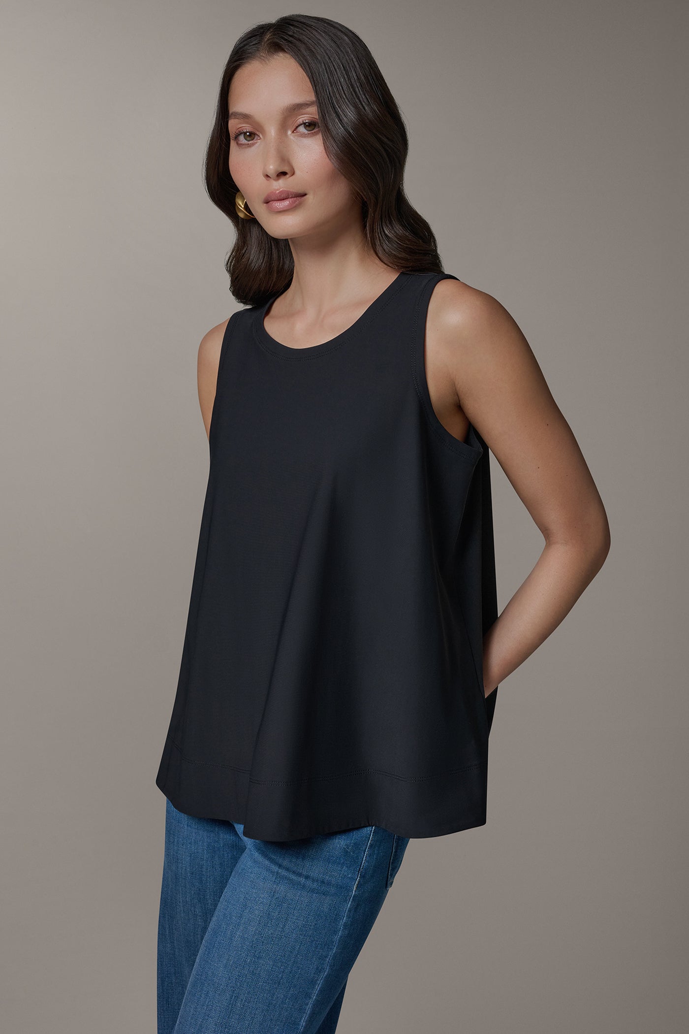 Black THE MODERN TRAVEL SLEEVELESS SWING TANK Donna Karan