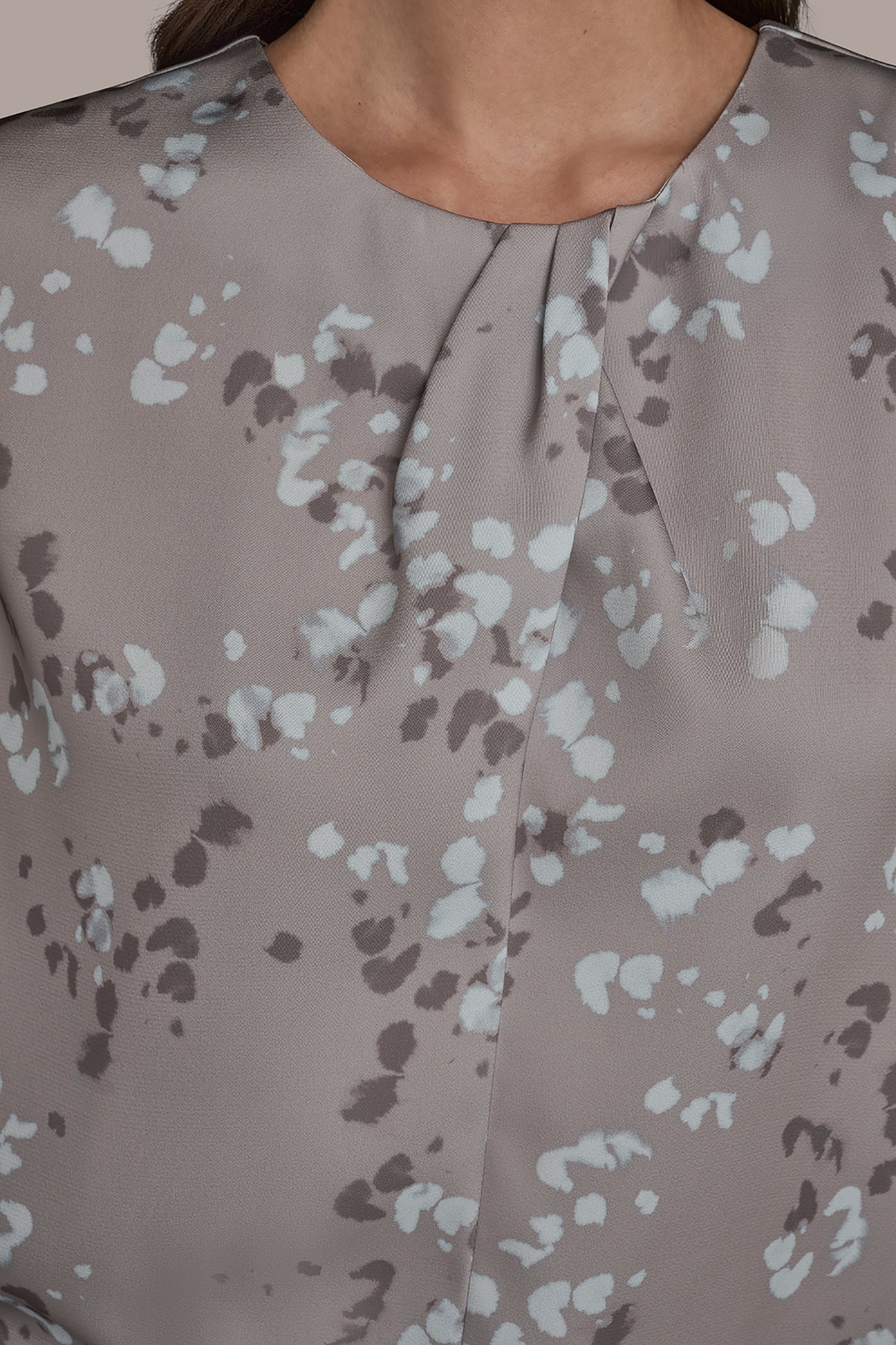 DRIFTWOOD MULTI FLORAL CAP SLEEVE TWIST BLOUSE Donna Karan