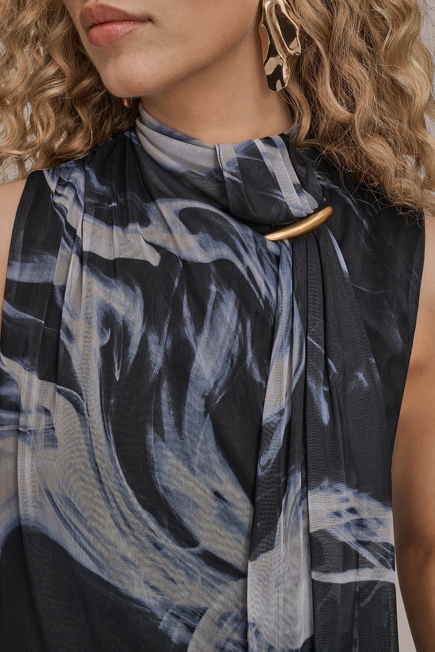 BLACK/VAPOR MULTI TIE-NECK HALTER BLOUSE Donna Karan