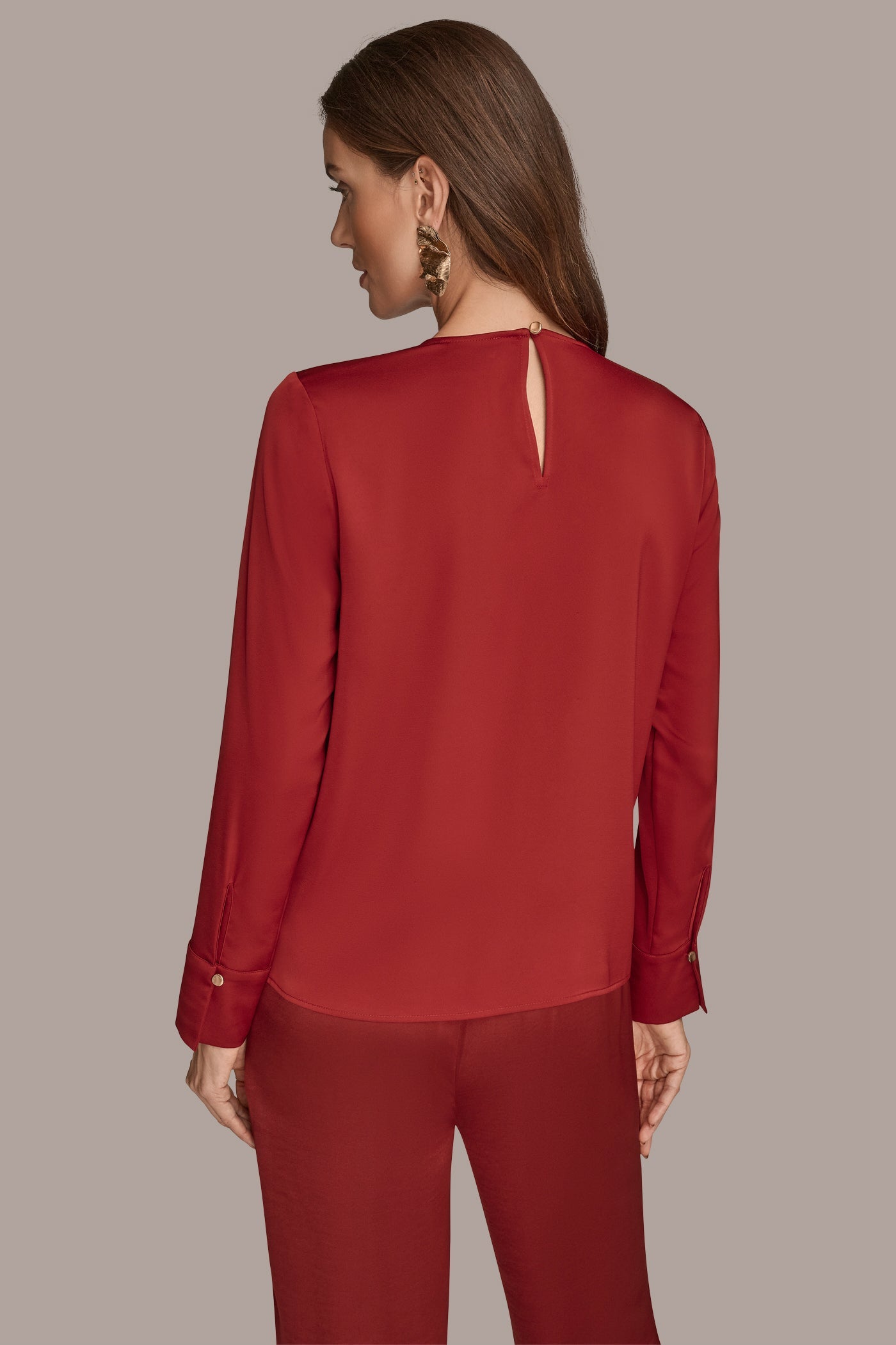 Metropolitan RED LONG SLEEVE RING V-NECK BLOUSE Donna Karan