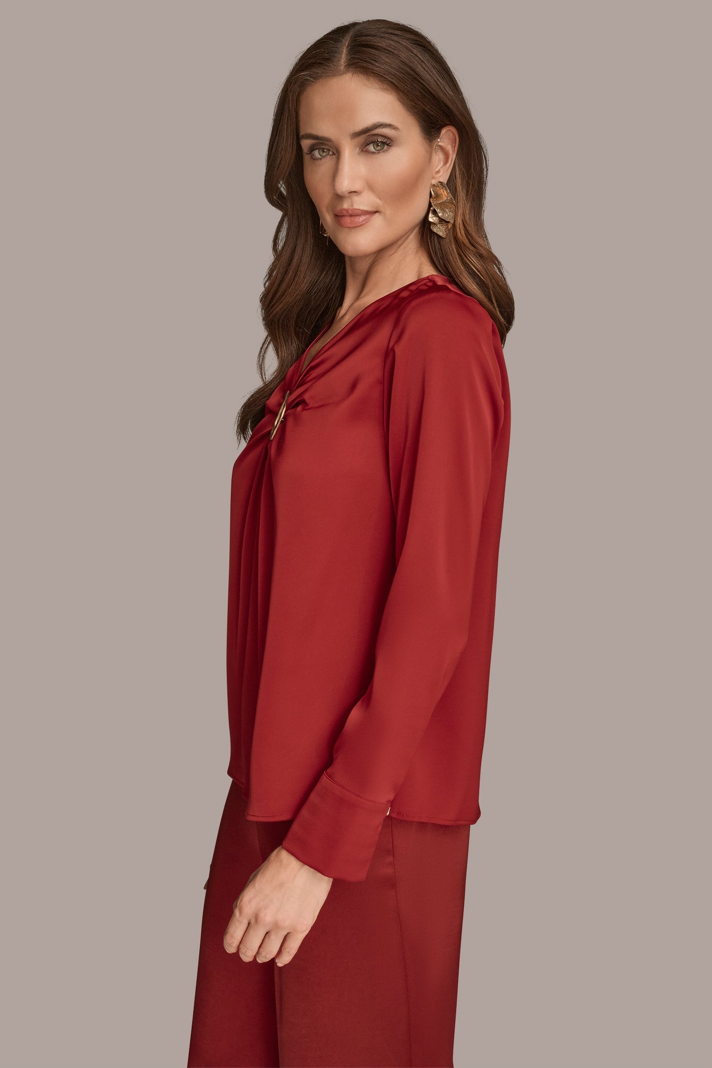 Metropolitan RED LONG SLEEVE RING V-NECK BLOUSE Donna Karan