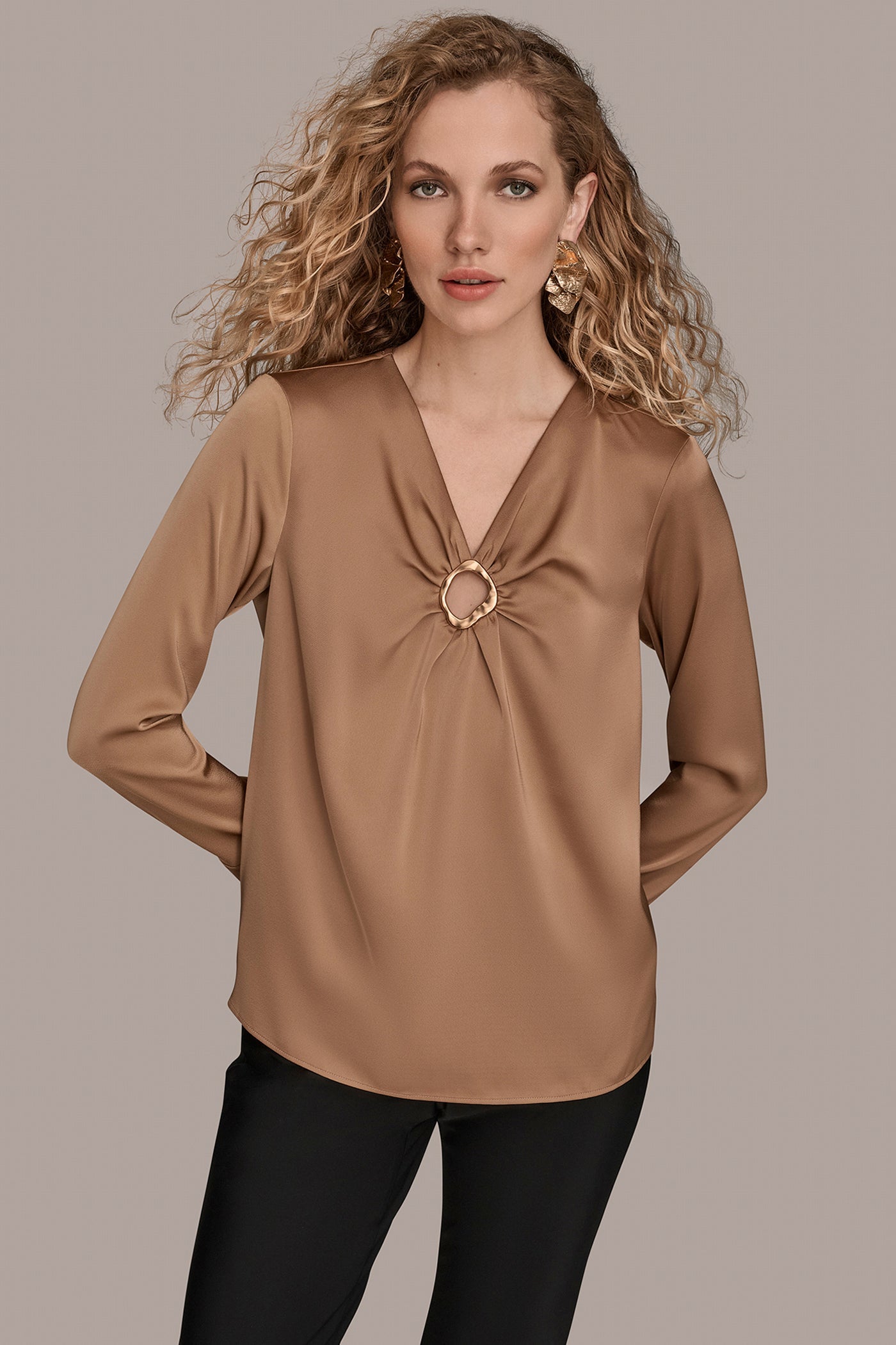 Fawn LONG SLEEVE RING V-NECK BLOUSE Donna Karan